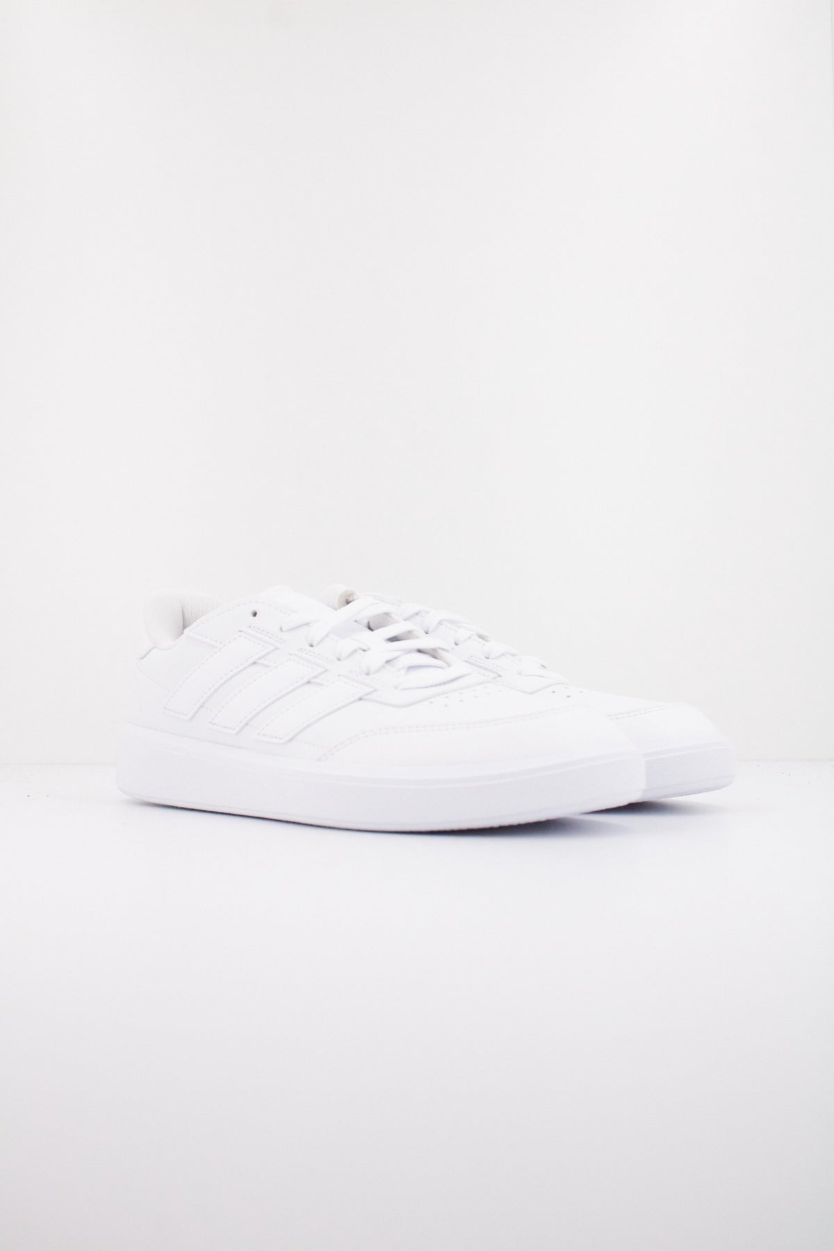 ADIDAS COURTBLOCK en color BLANCO (2)