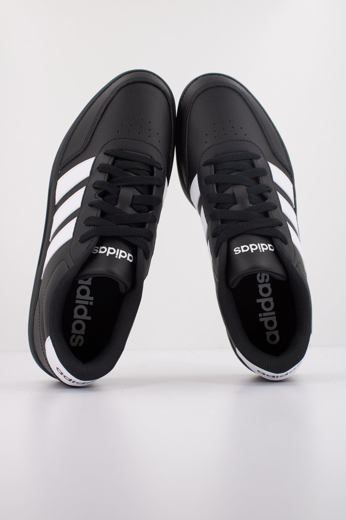 ADIDAS BREAKNET . en color NEGRO (3)