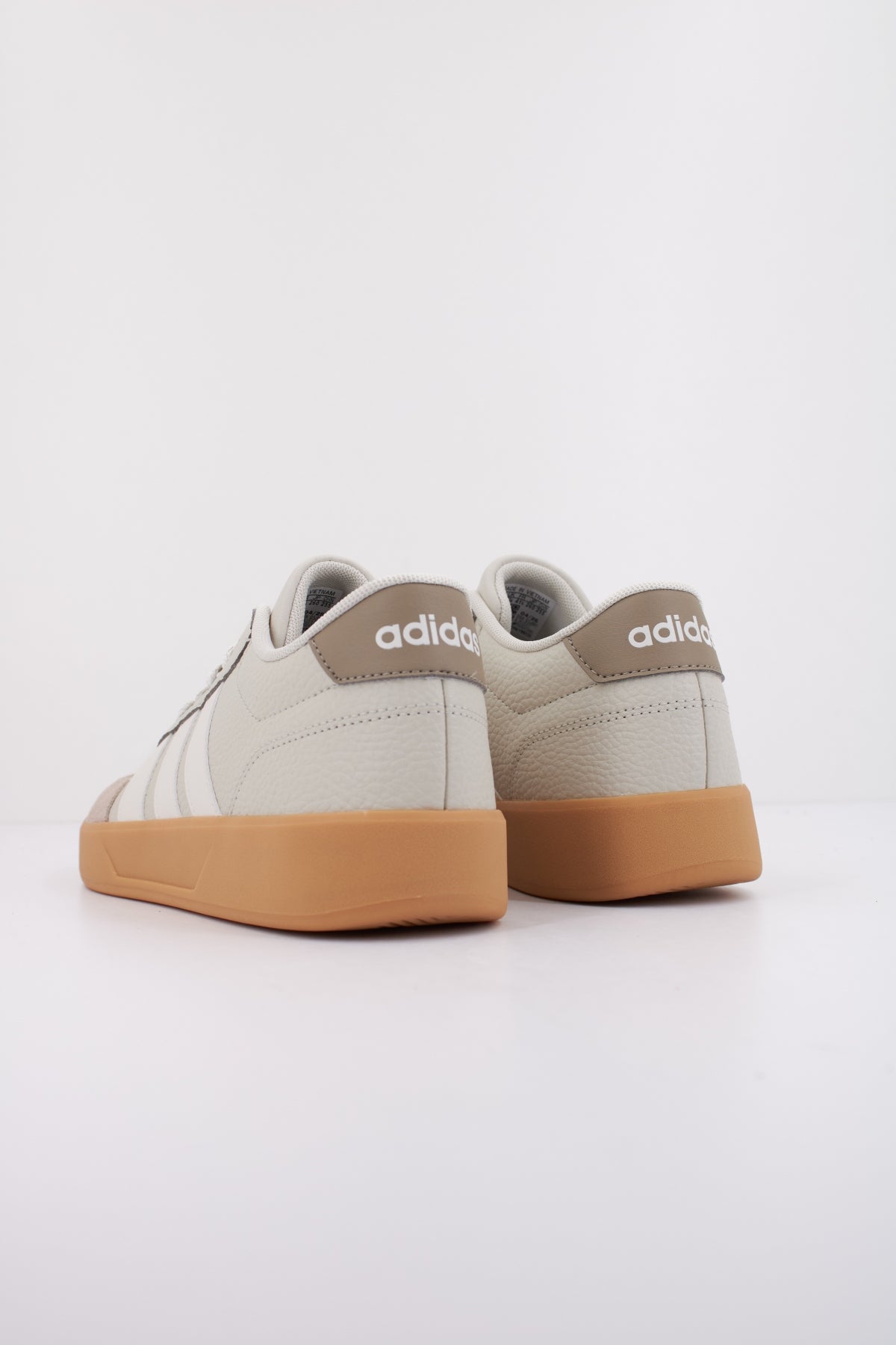 ADIDAS BREAKNET . en color GRIS (4)