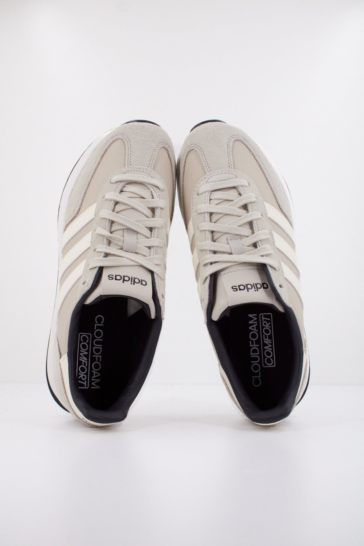 ADIDAS RUN s . en color BEIS (3)