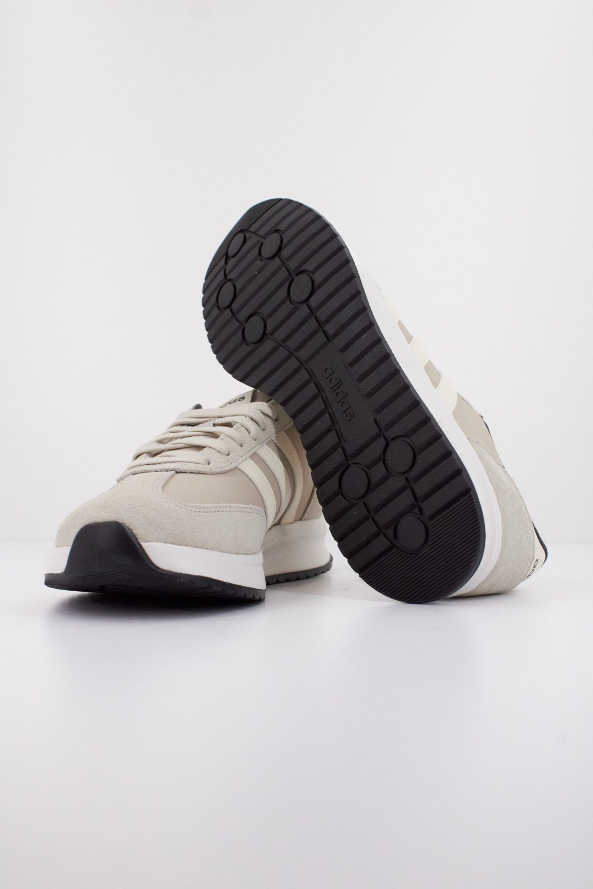 ADIDAS RUN s . en color BEIS (5)