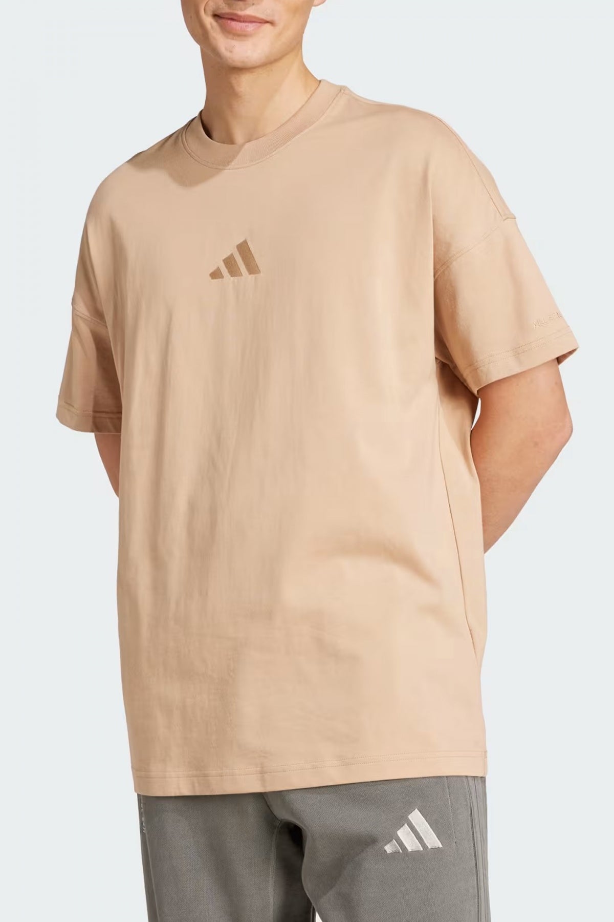 ADIDAS ALL SZN TEE en color MARRON (1)