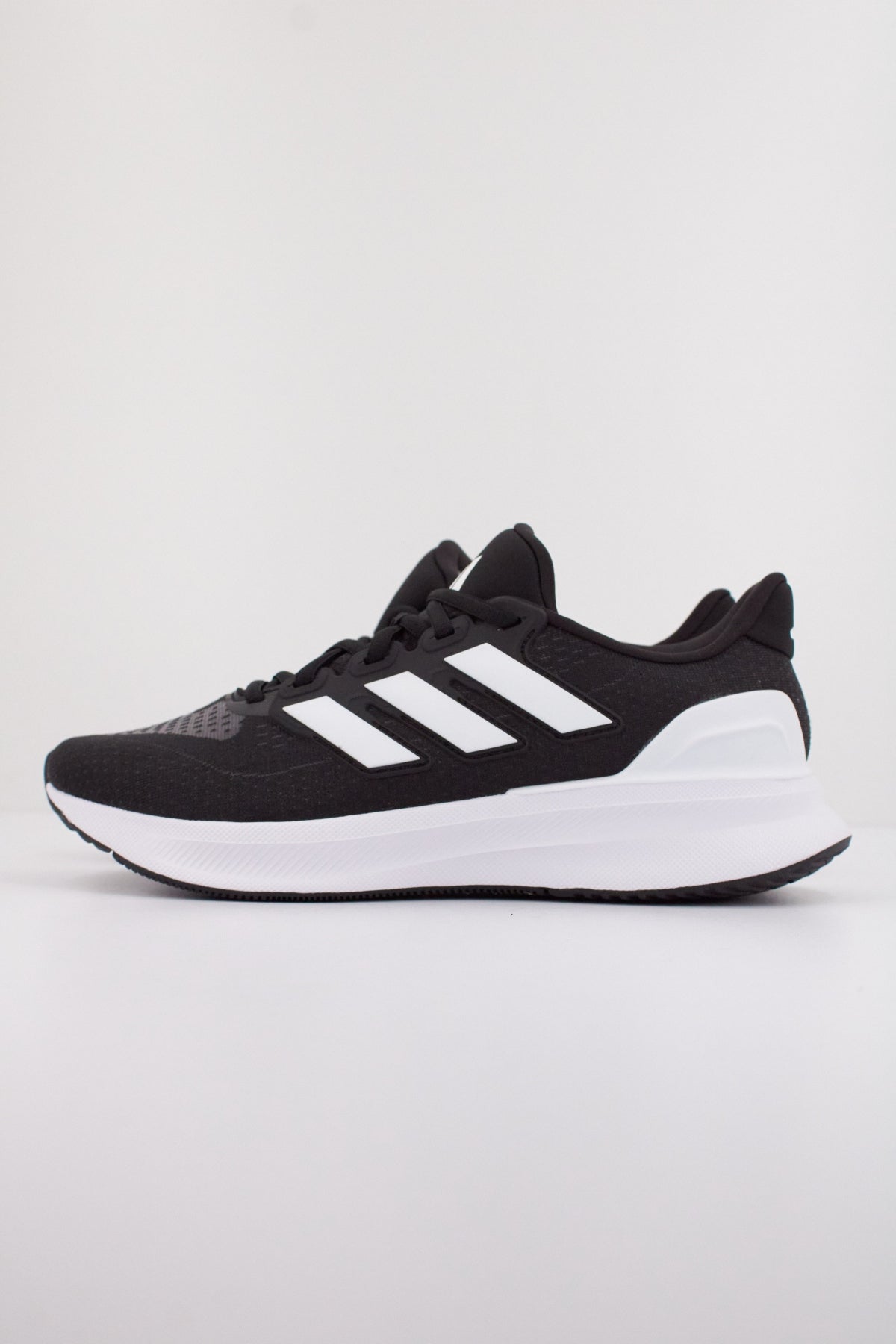 ADIDAS ULTRARUN en color NEGRO (1)