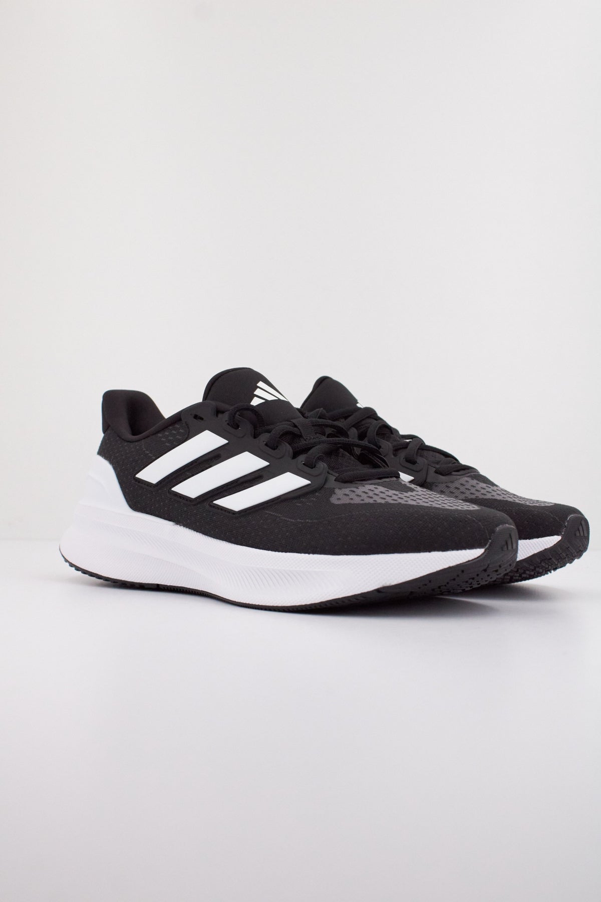 ADIDAS ULTRARUN en color NEGRO (2)