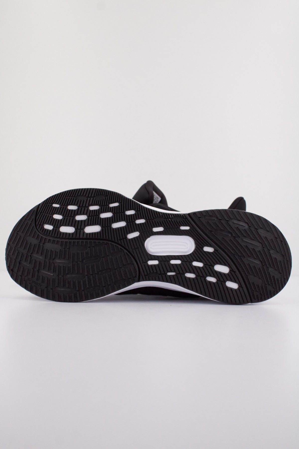 ADIDAS ULTRARUN en color NEGRO (4)