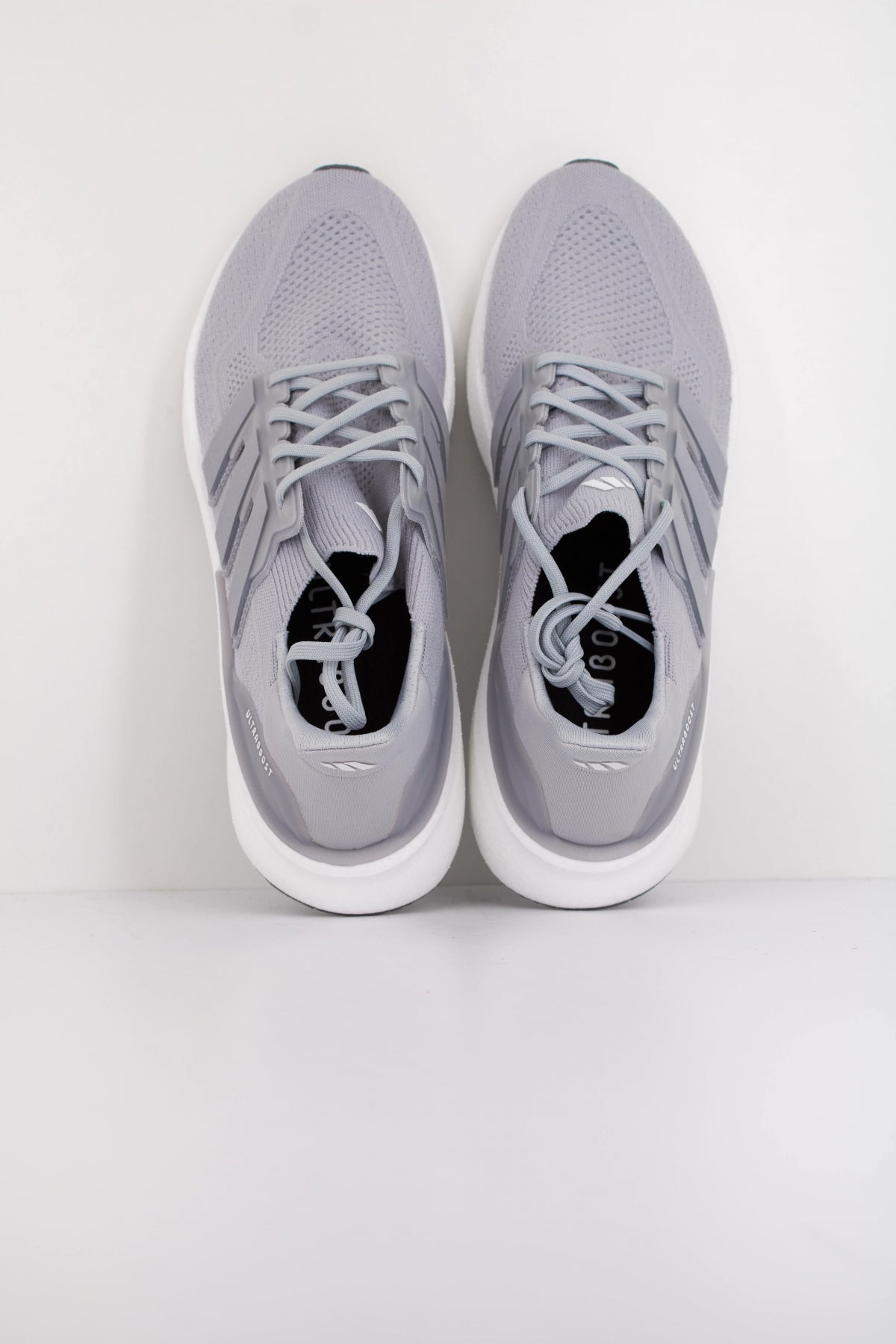 ADIDAS ULTRABOOST en color GRIS (5)