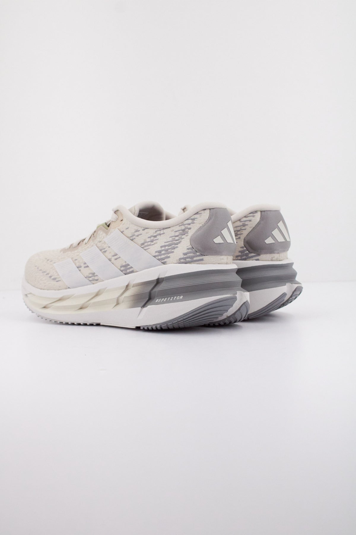 ADIDAS ADISTAR M en color BEIS (4)