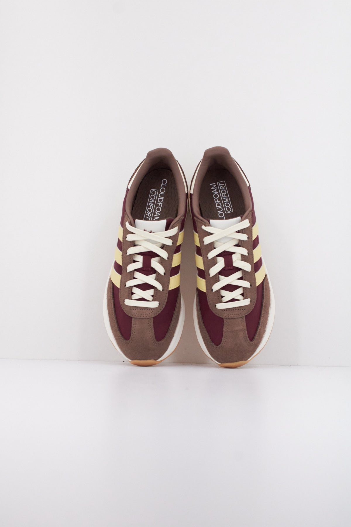 ADIDAS RUN s . en color BURDEOS (3)