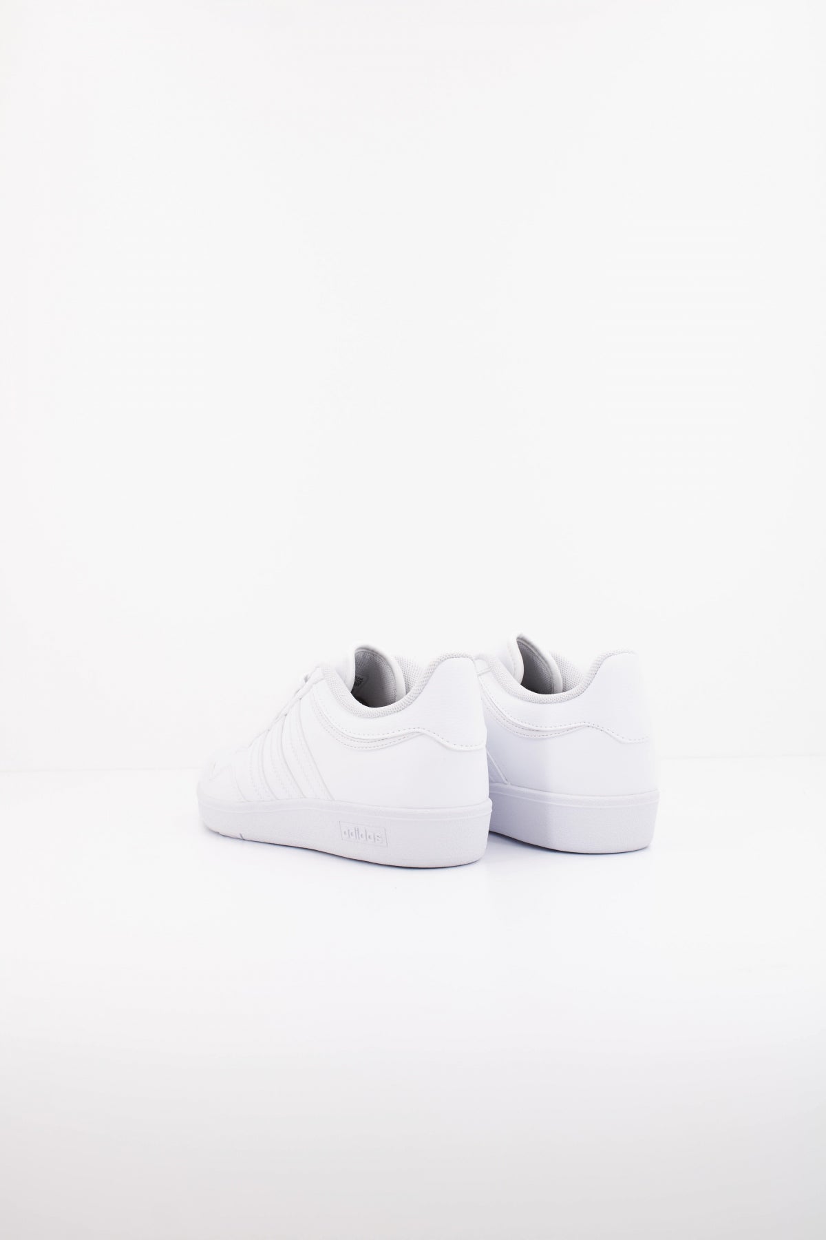 ADIDAS HOOPS . W en color BLANCO (4)