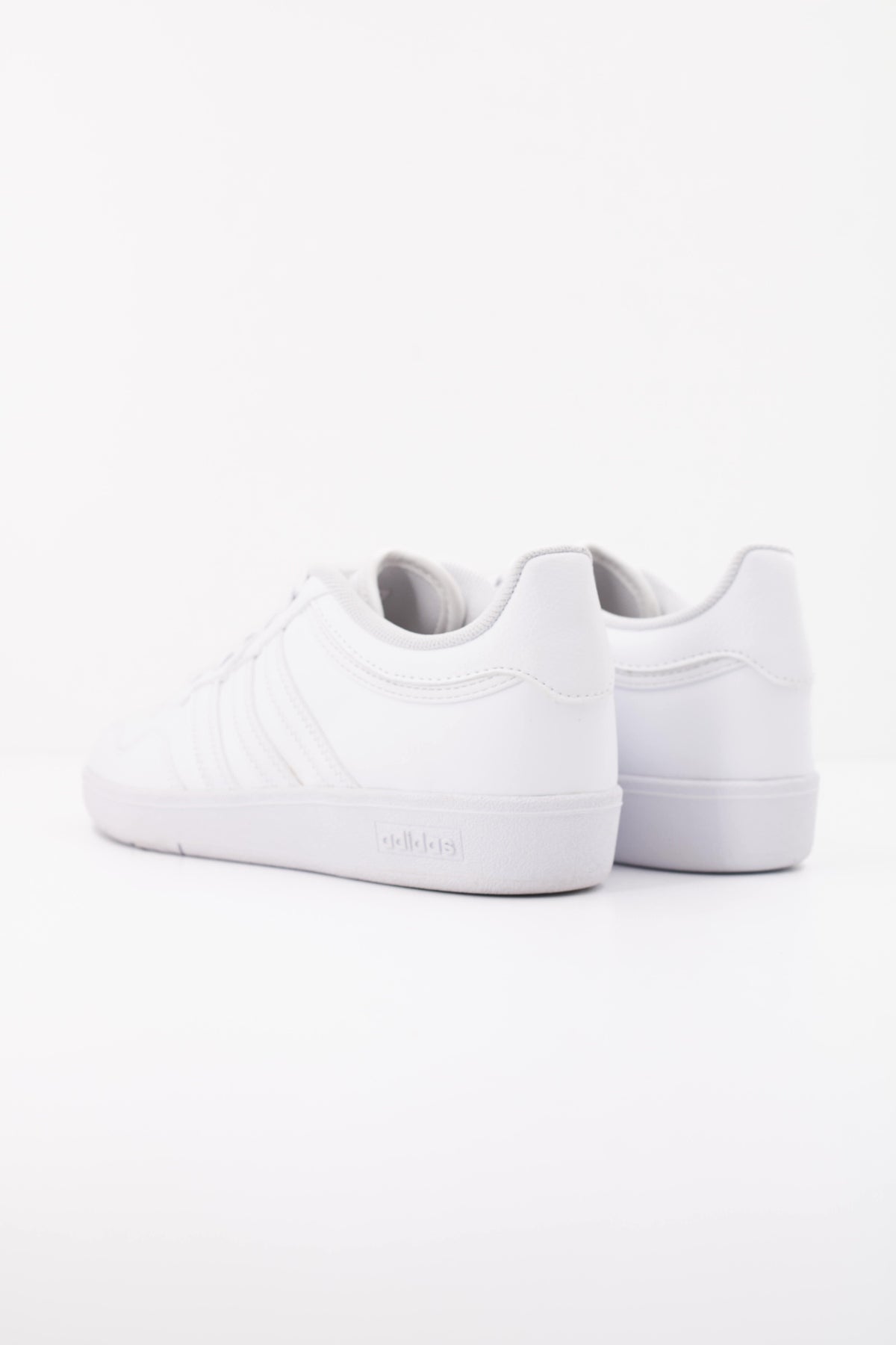 ADIDAS HOOPS . W en color BLANCO (4)