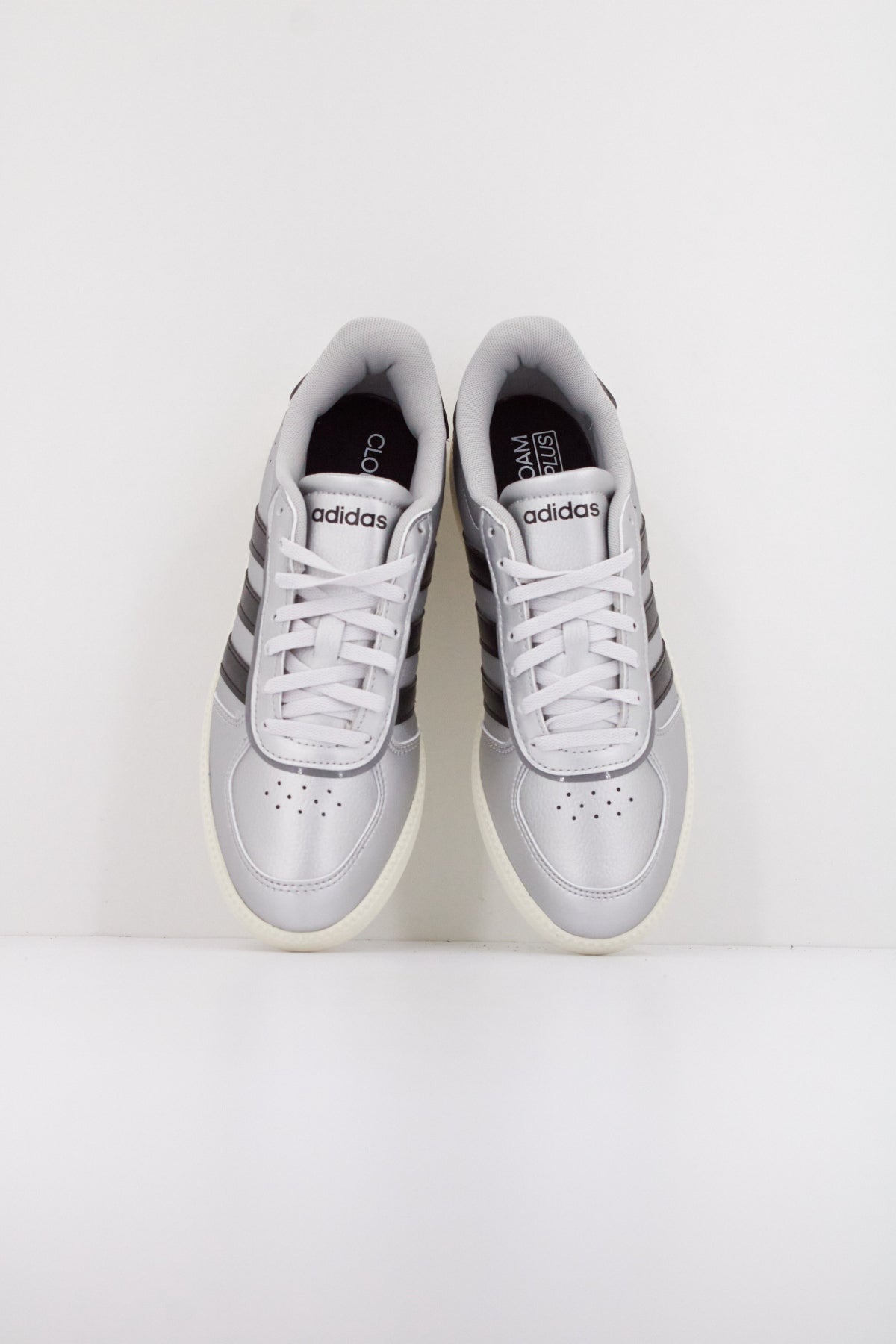 ADIDAS BREAKNET SLEEK en color PLATA (3)