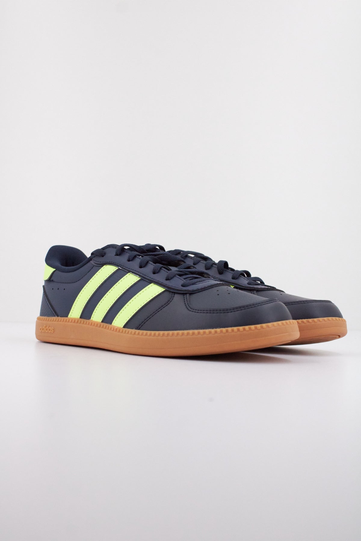ADIDAS BREAKNET SLEEK en color AZUL  (2)