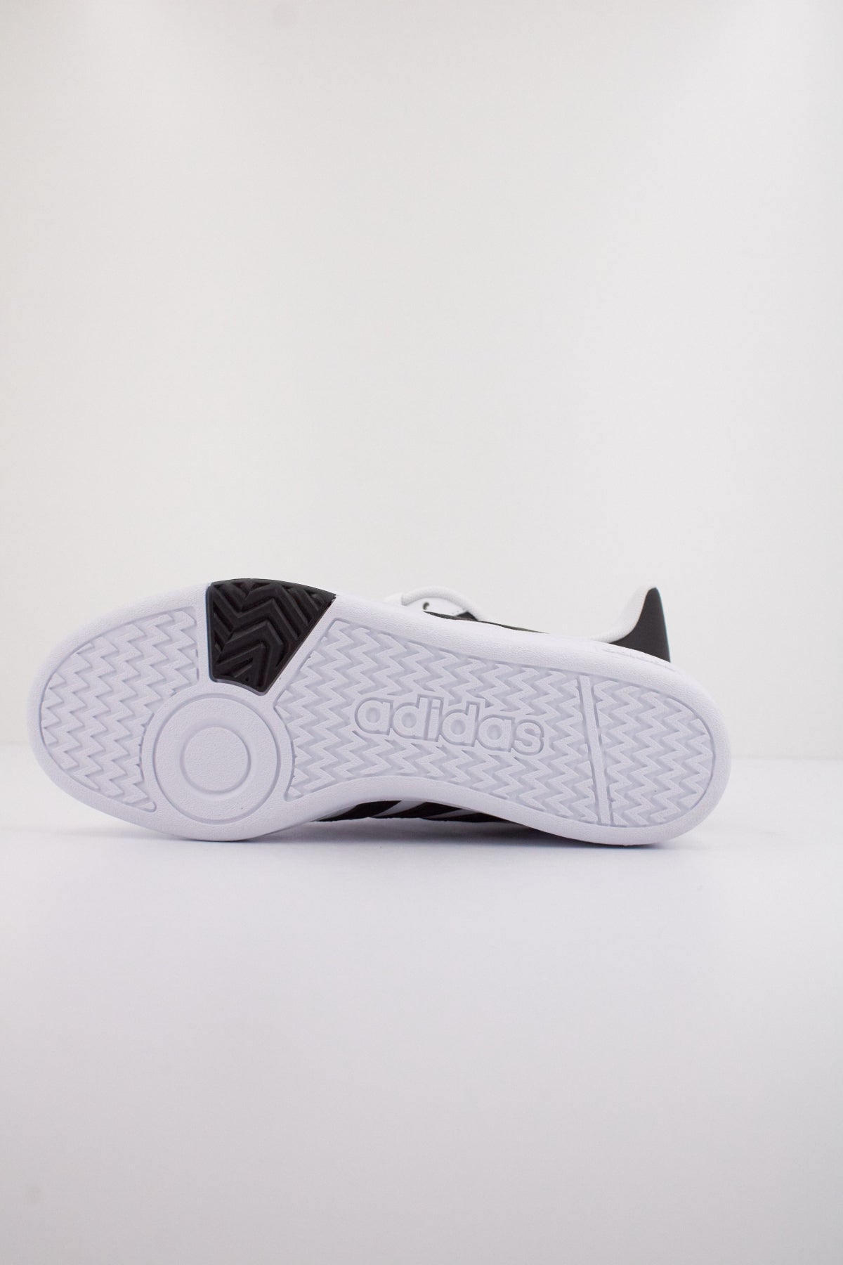 ADIDAS HOOPS . en color BLANCO  (4)