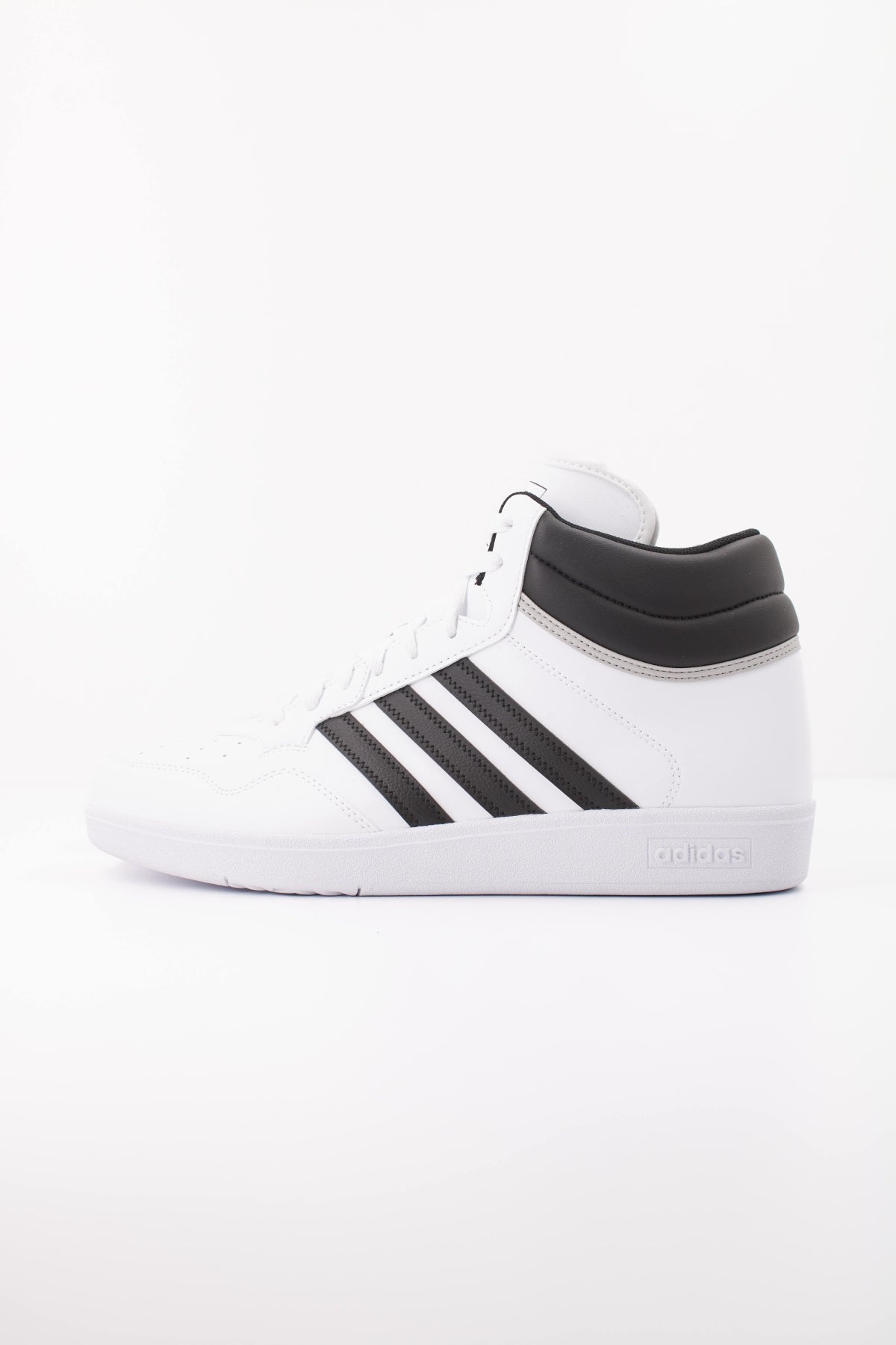 ADIDAS HOOPS . MID en color BLANCO (1)