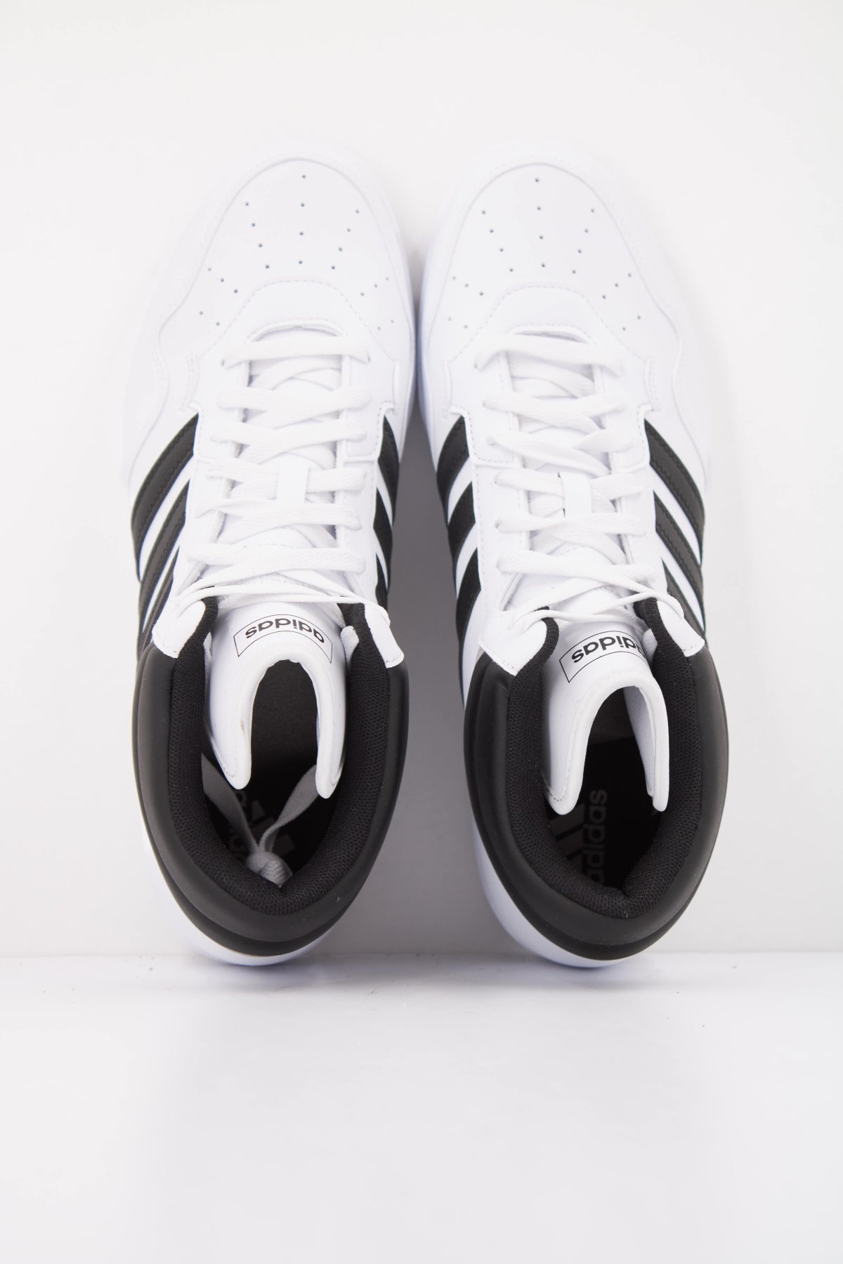 ADIDAS HOOPS . MID en color BLANCO (3)