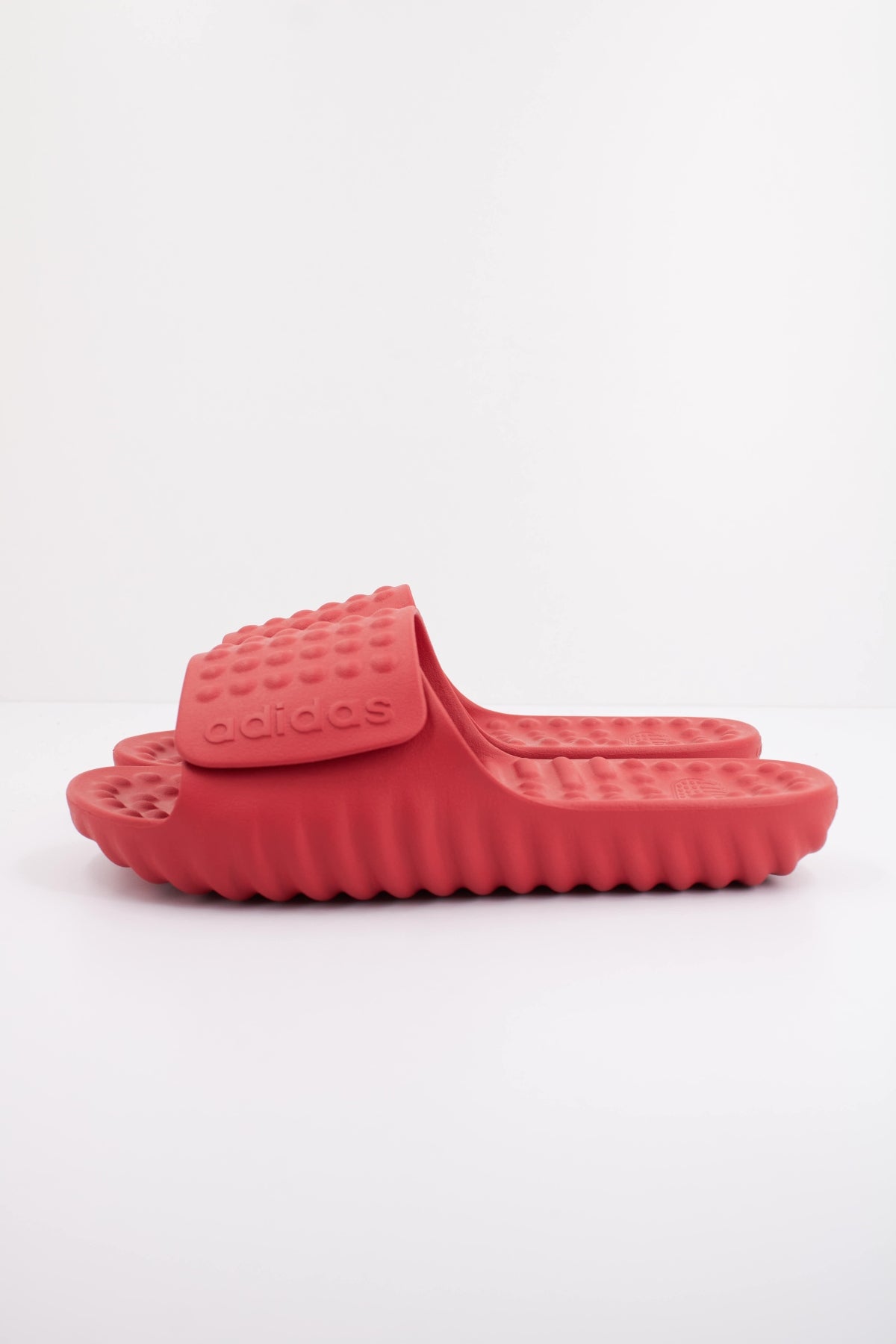 ADIDAS ADISSAGE REC en color ROJO (1)