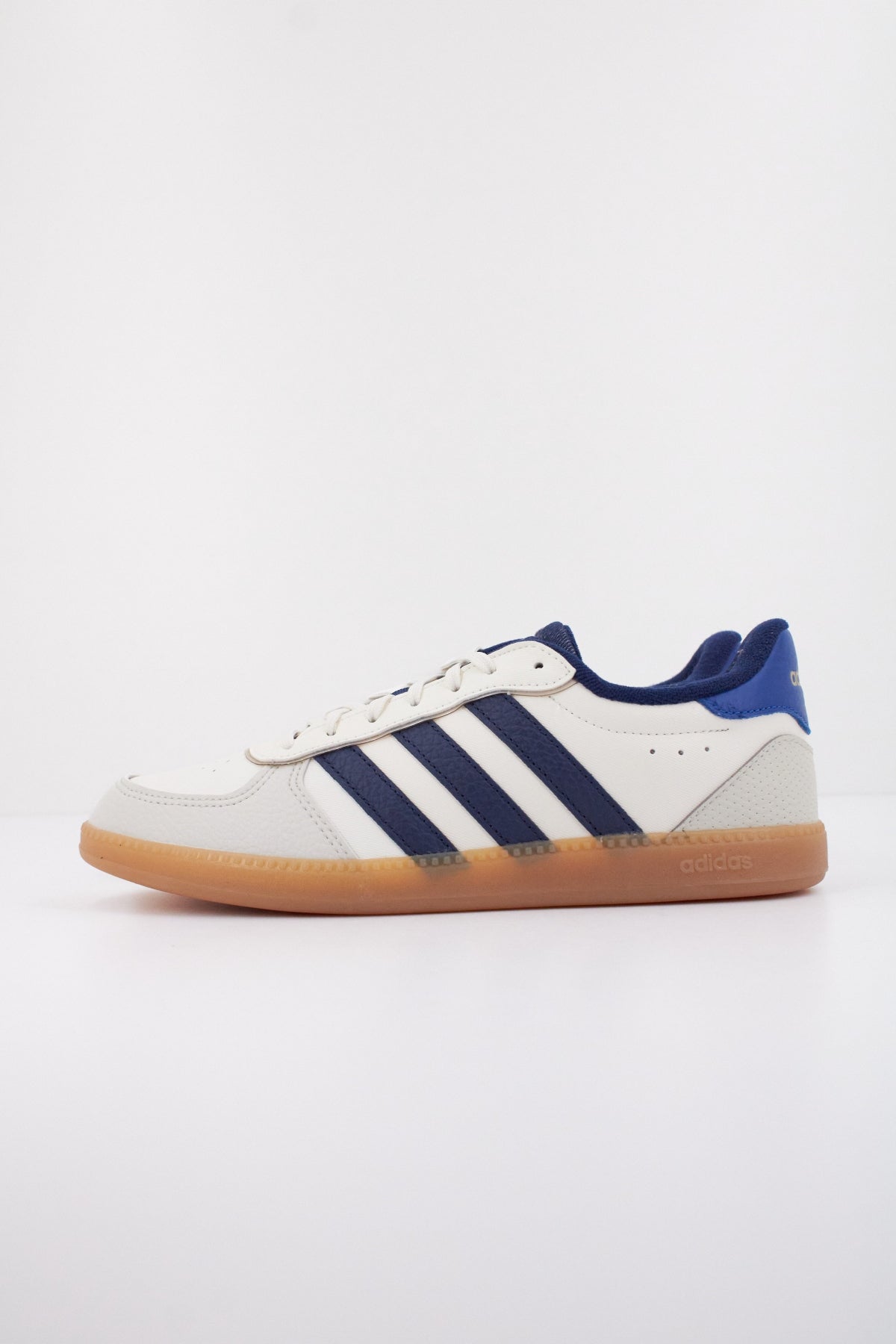 ADIDAS BREAKNET SLEEK en color BLANCO (1)