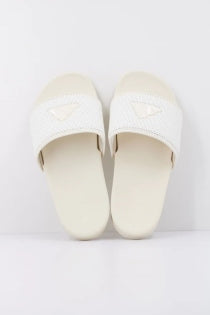 ADIDAS ADILETTE COMFORT en color BLANCO (3)