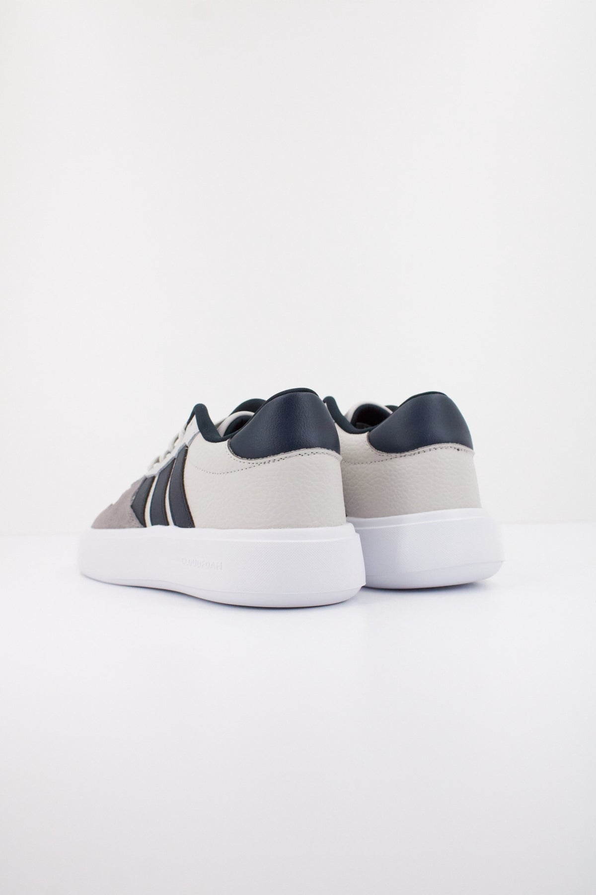 ADIDAS LITECOURT en color GRIS (4)