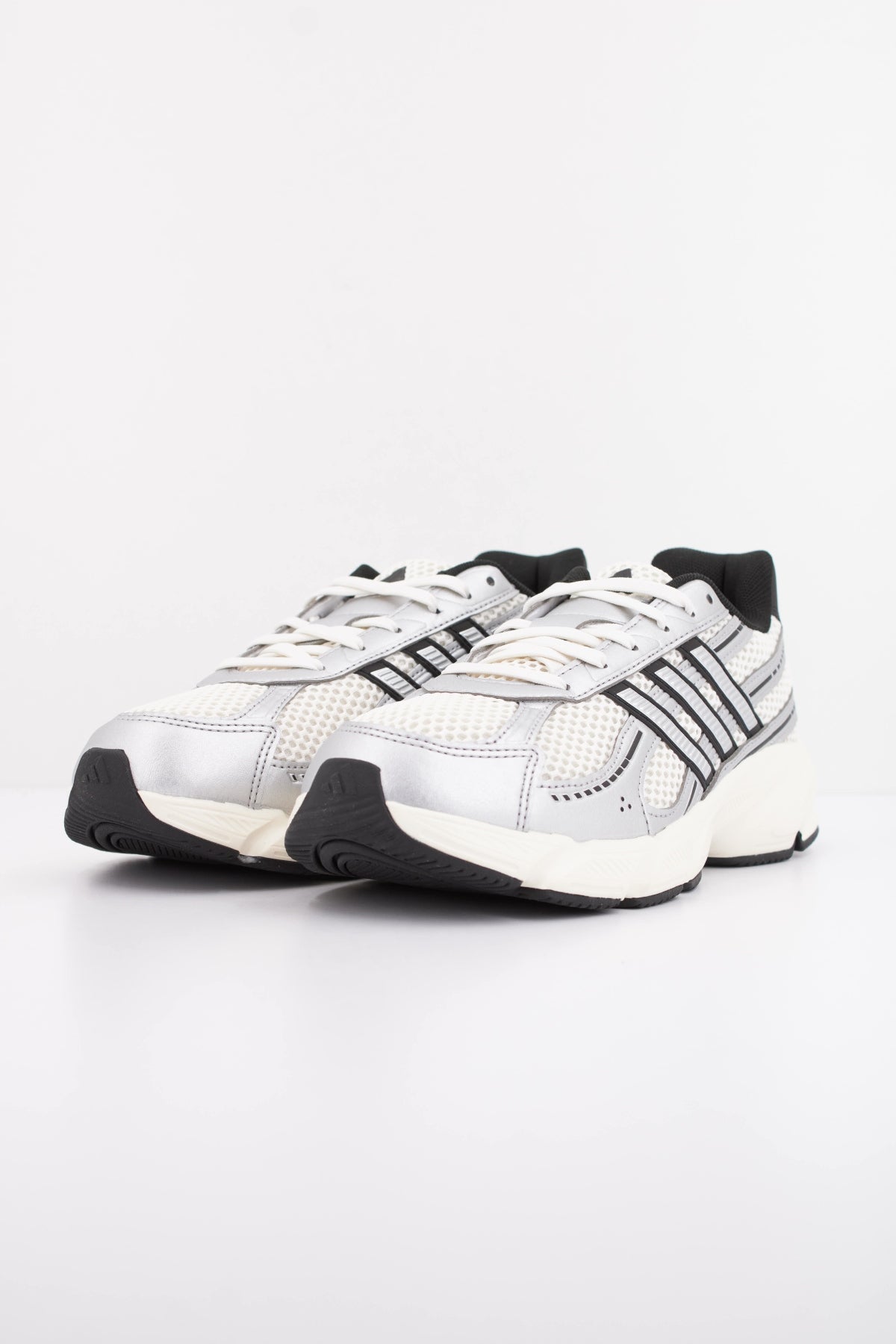 ADIDAS TECHNOCHAOS en color BLANCO (2)