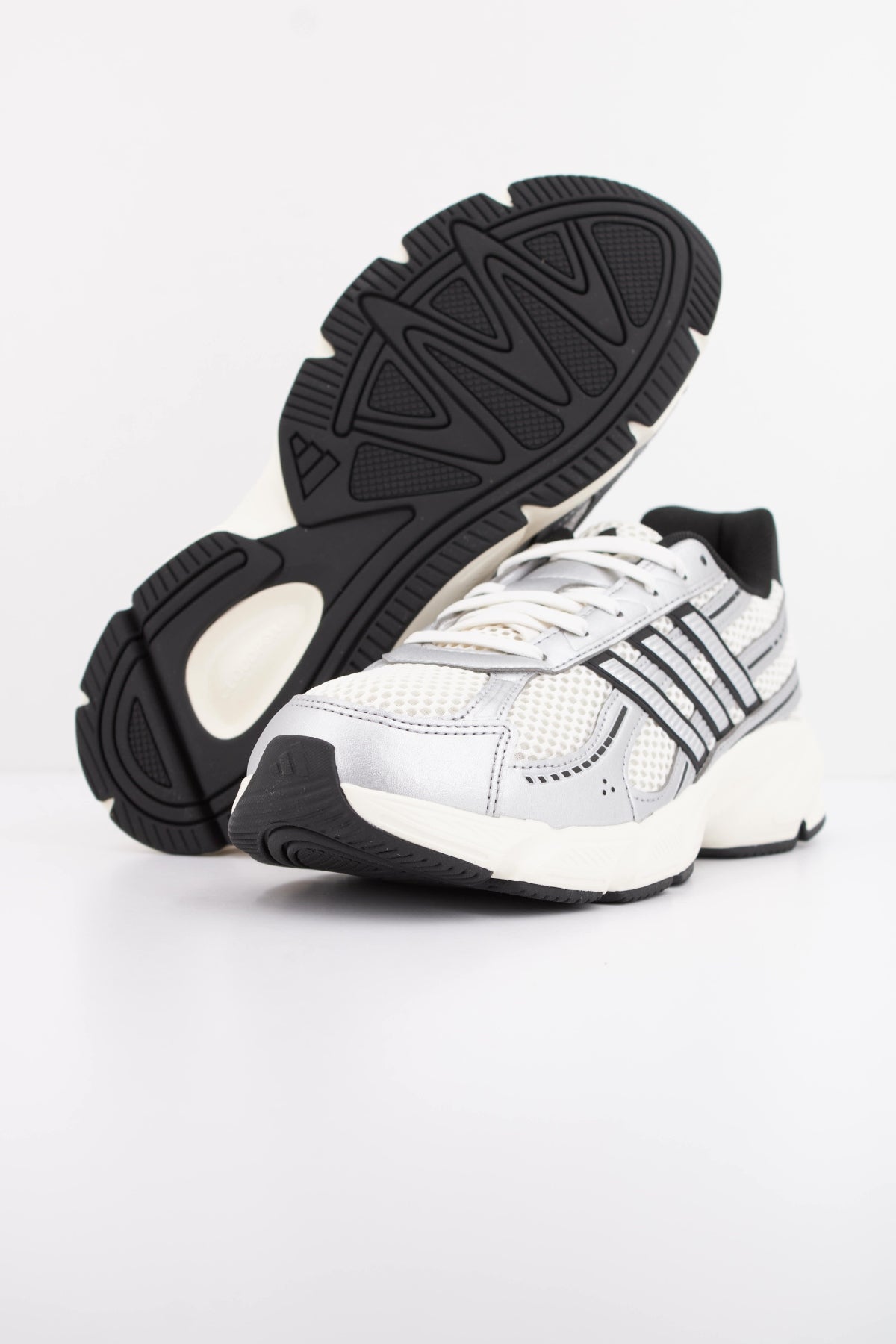 ADIDAS TECHNOCHAOS en color BLANCO (5)