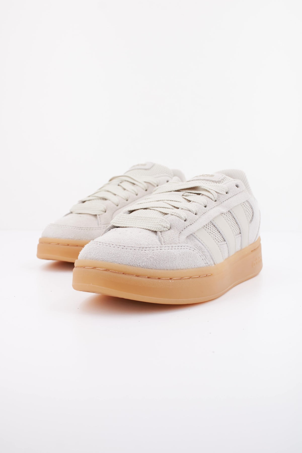 ADIDAS GC ALPHA SK en color BEIS (2)