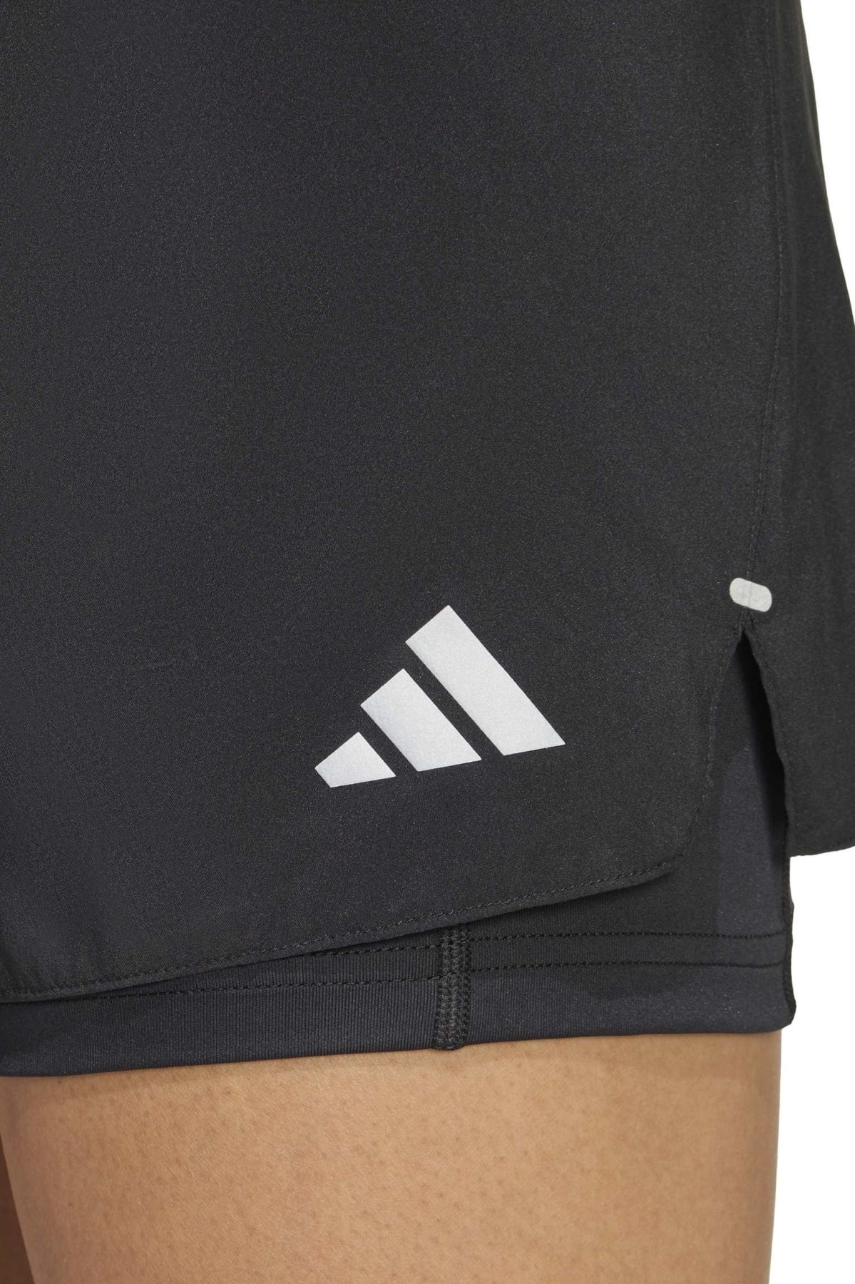 ADIDAS RUN ESS S en color NEGRO (3)