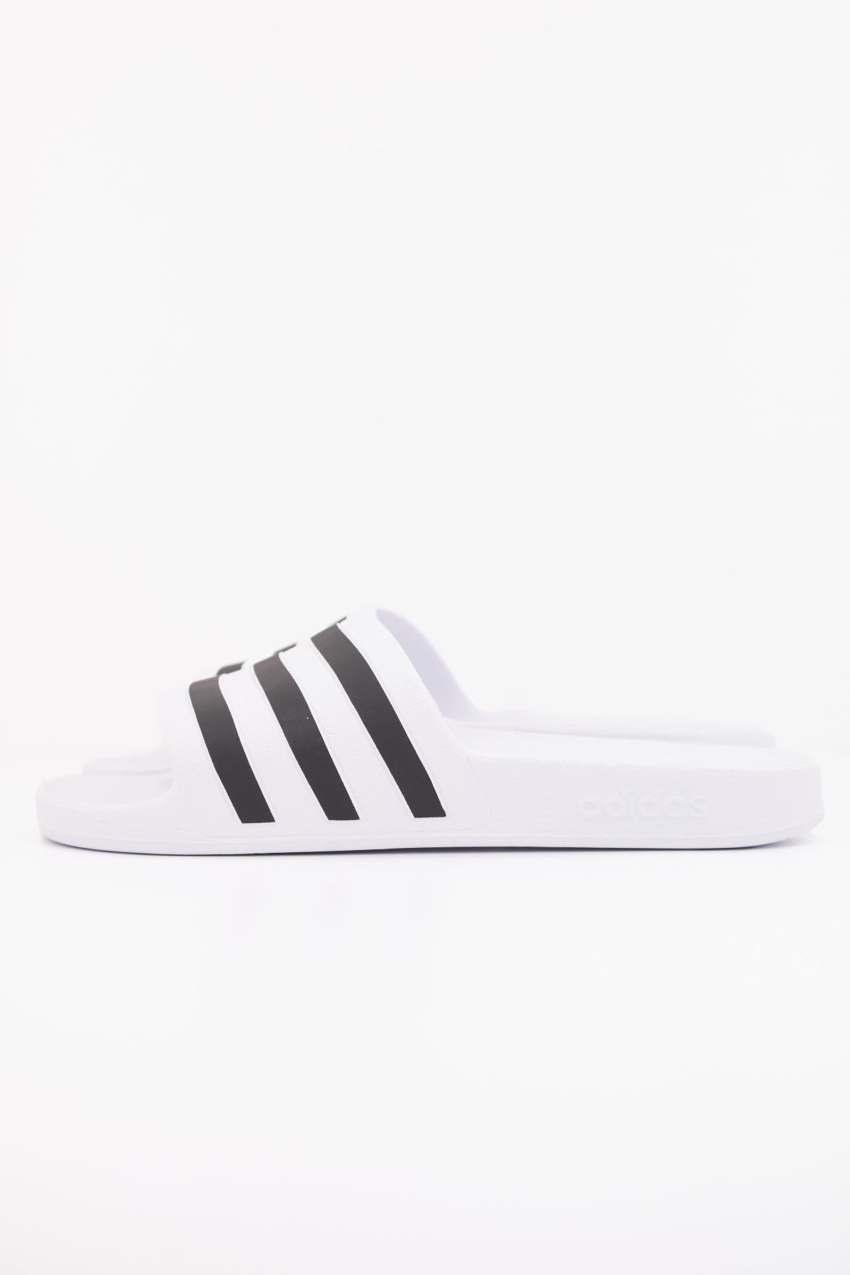 ADIDAS ADILETTE AQUA en color BLANCO (1)
