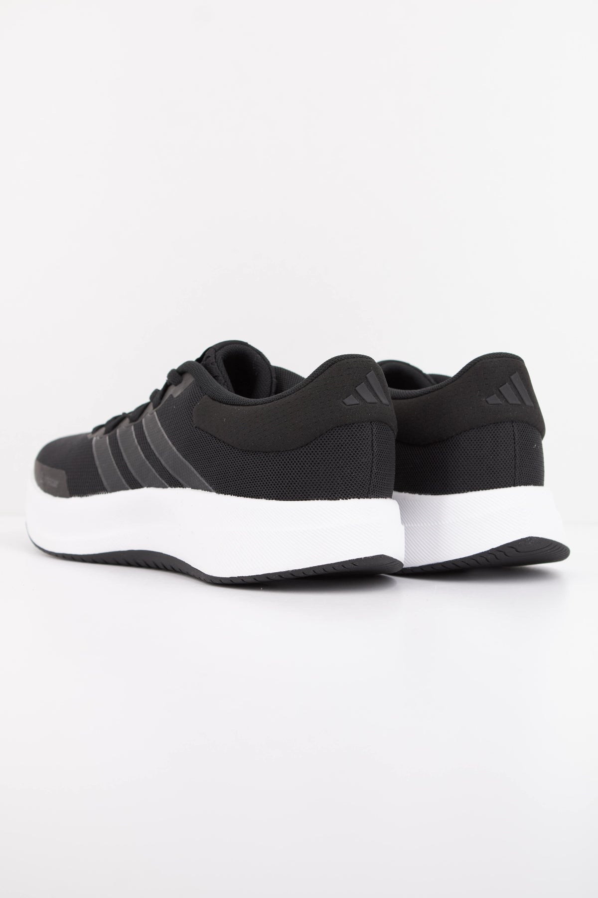 ADIDAS TREADMOVE W en color NEGRO (4)