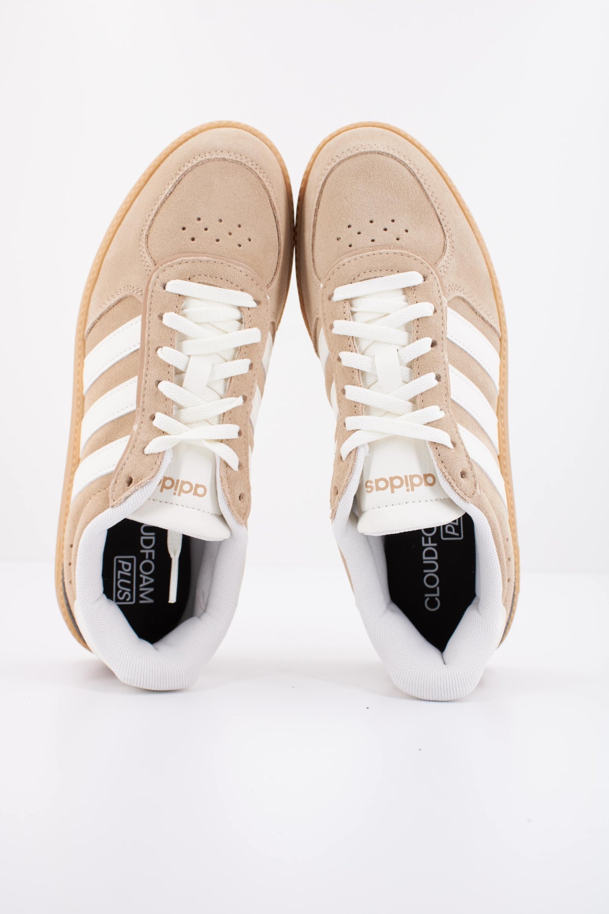 ADIDAS BREAKNET SLEEK en color MARRON CLARO (3)