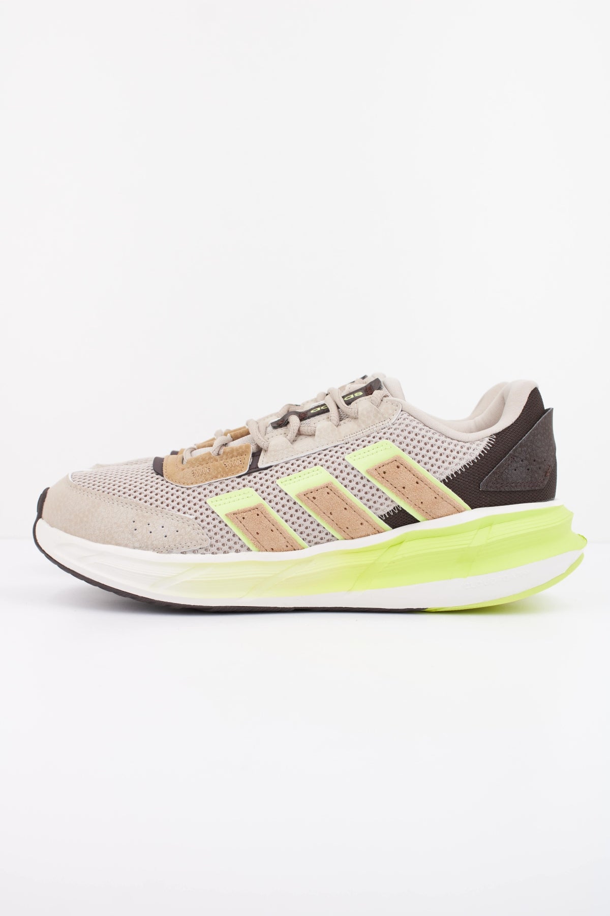 ADIDAS ASTRASTAR en color BEIS (1)