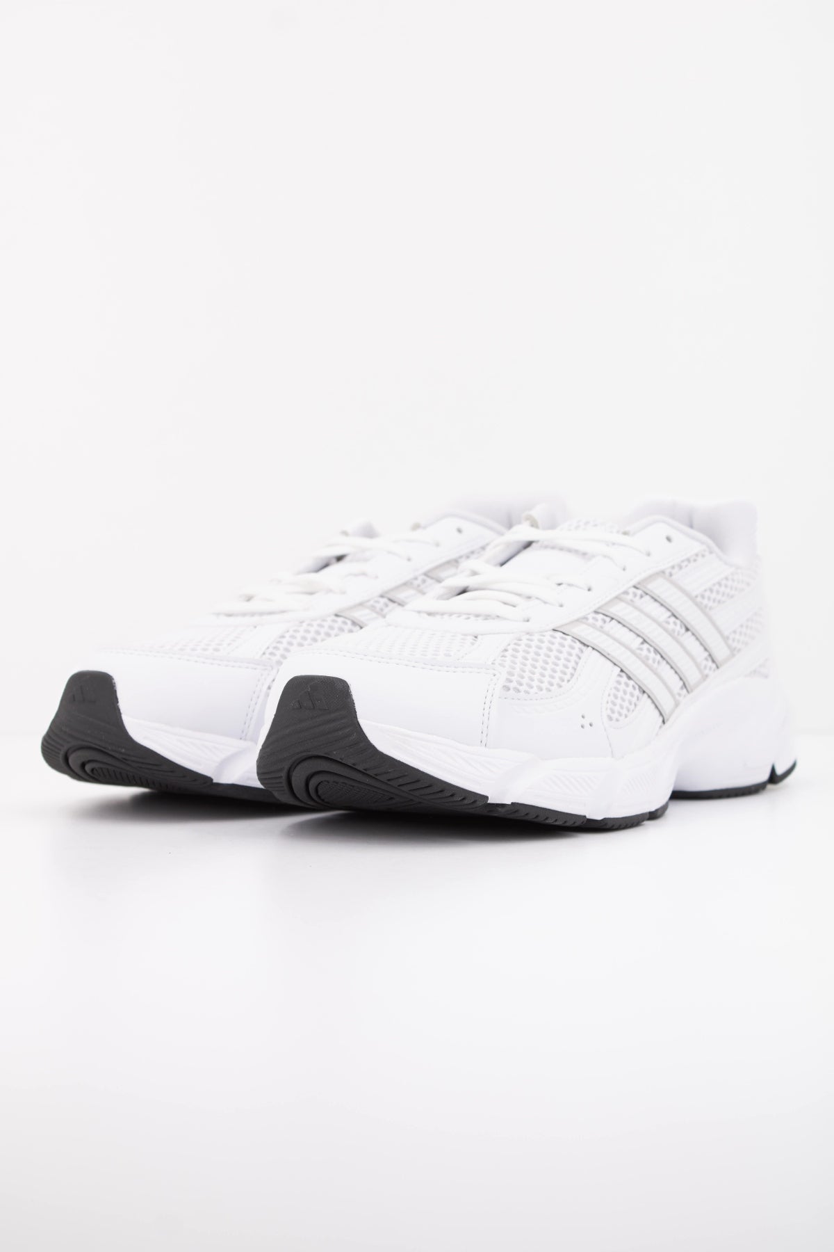 ADIDAS TECHNOCHAOS en color BLANCO (2)