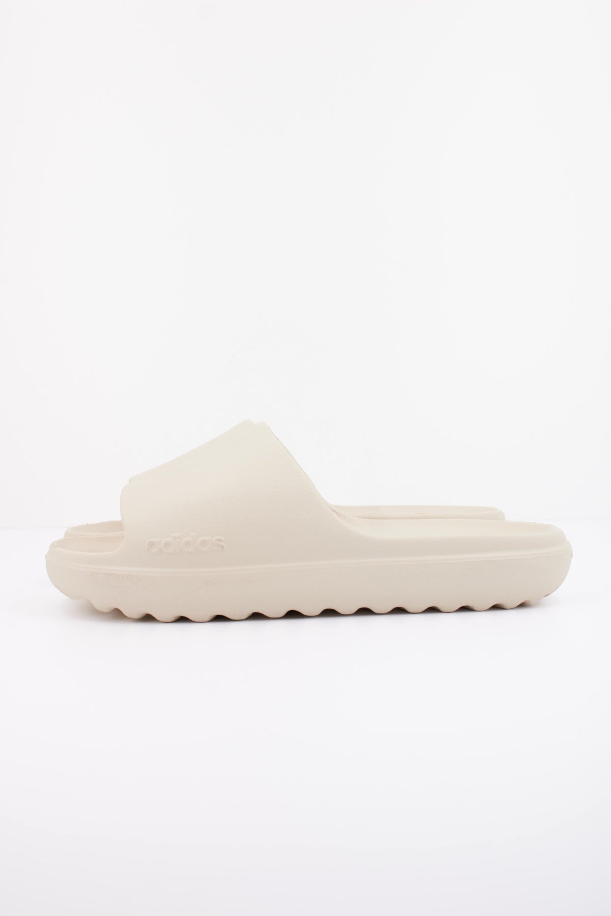 ADIDAS ADILETTE LUMIA en color BEIS (1)