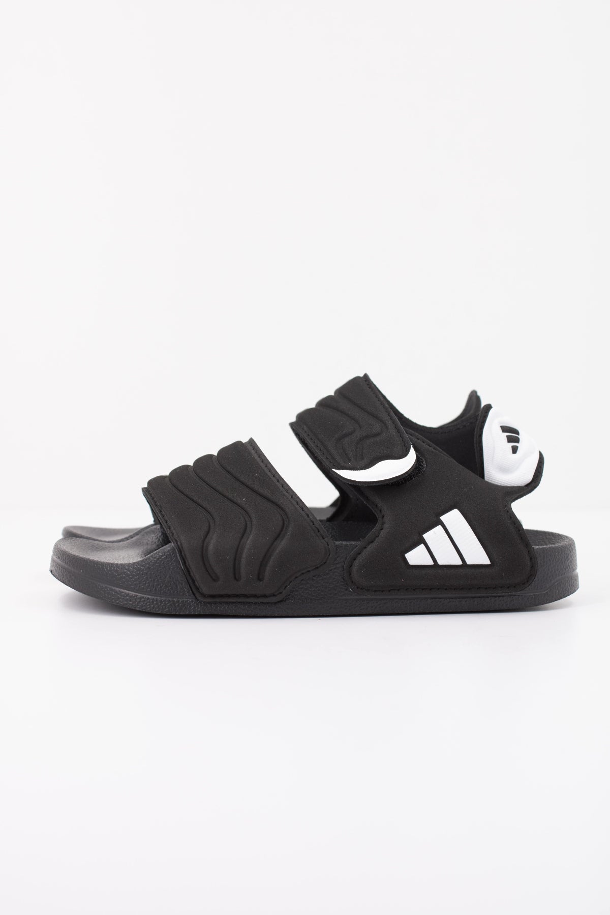 ADIDAS ADILETTE SANDAL K en color NEGRO (1)