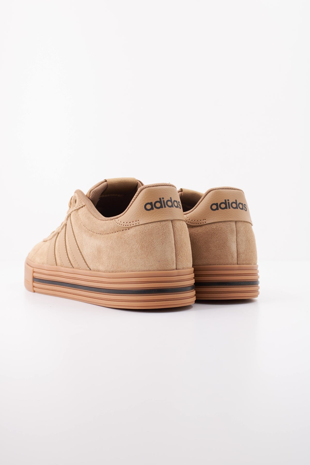 ADIDAS DAILY . en color BEIS (4)