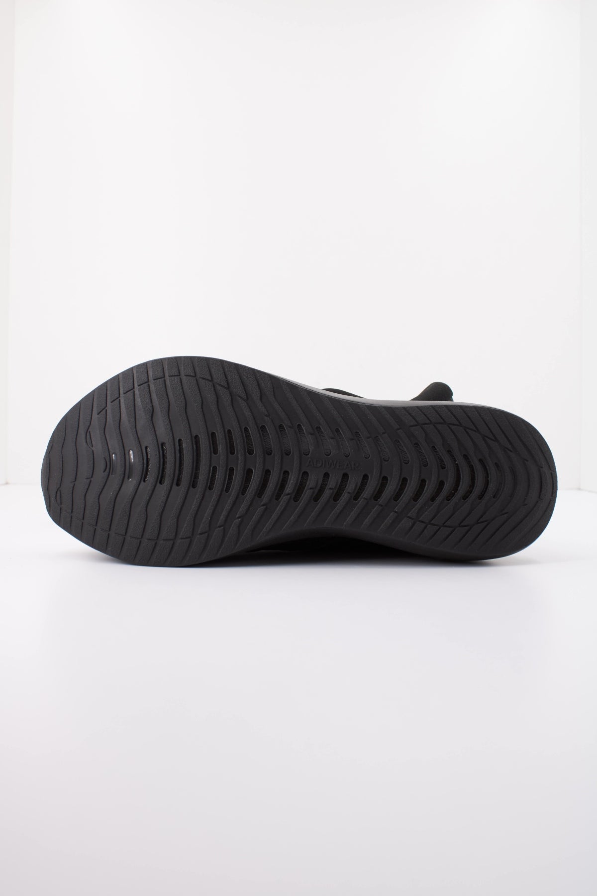 ADIDAS RUNFALCON en color NEGRO (5)