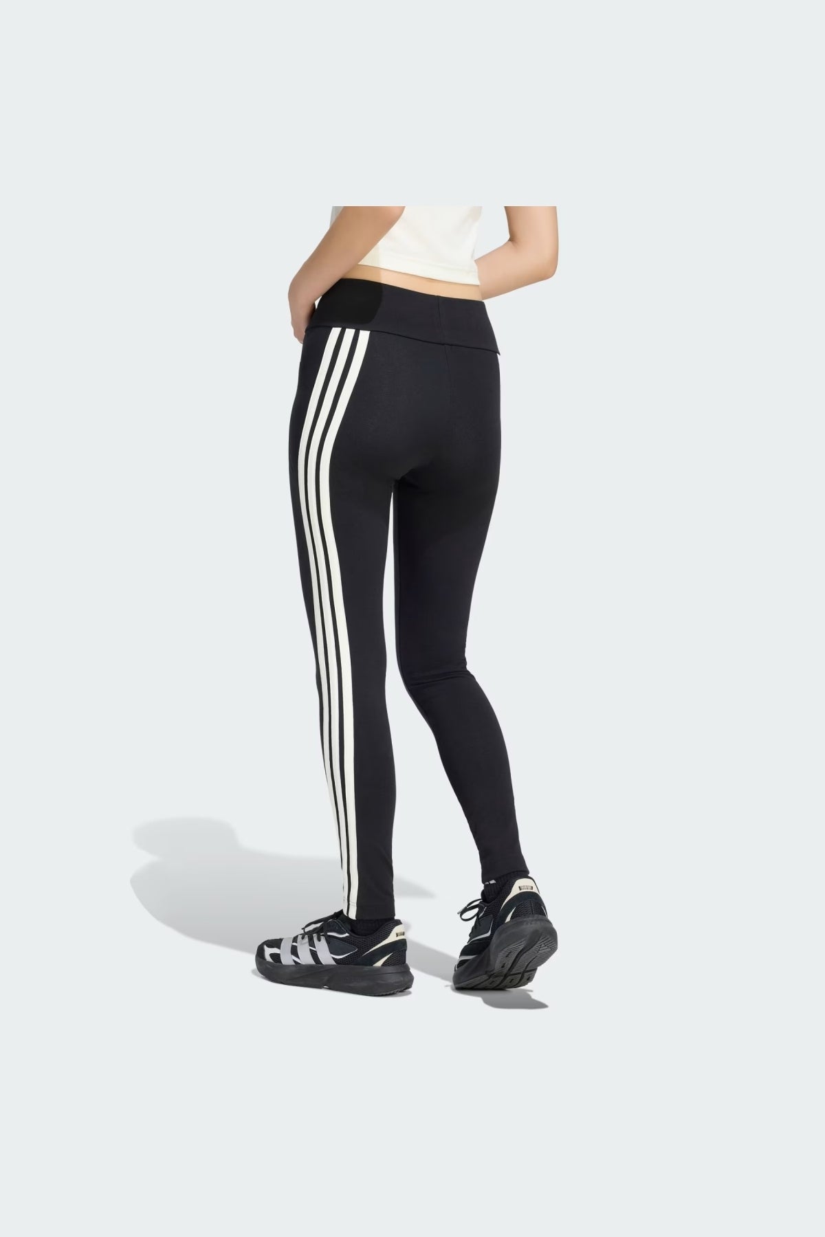 ADIDAS KF W AK S LEGGING en color NEGRO (1)