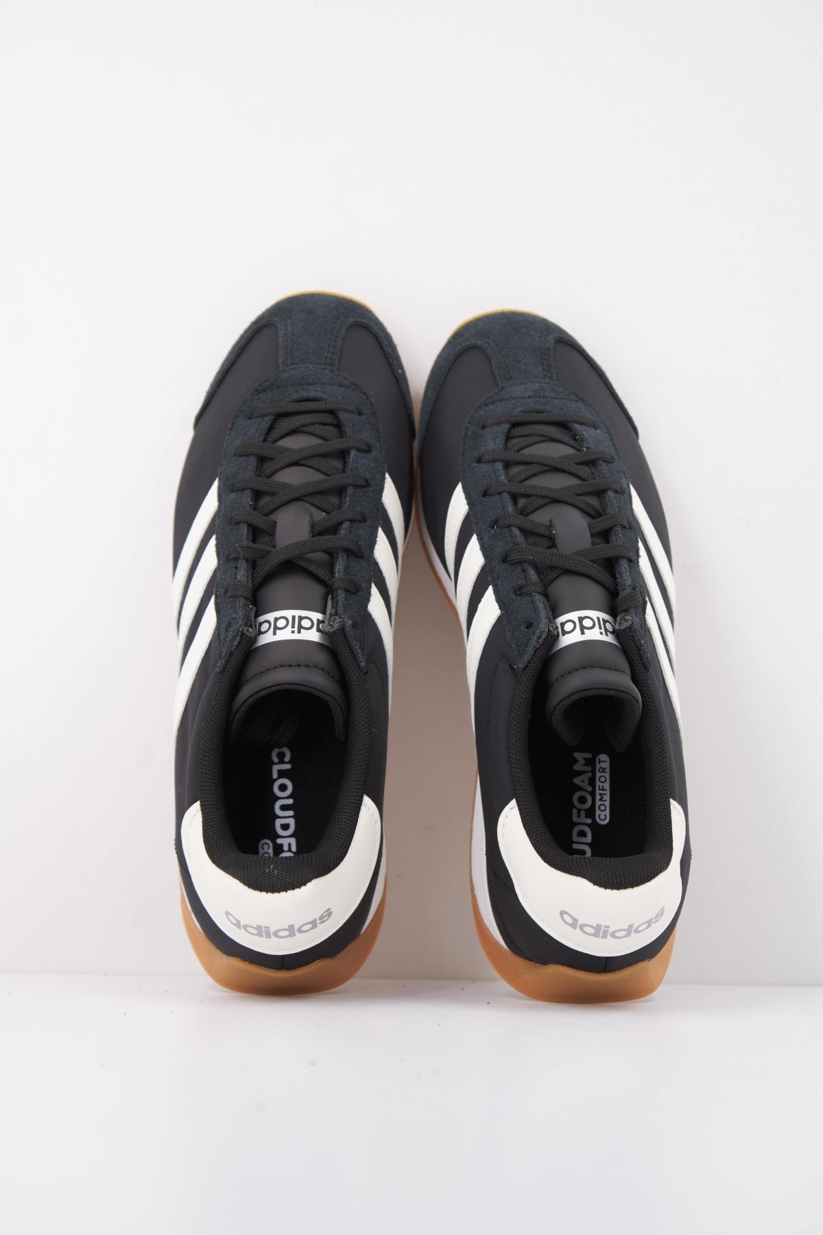 ADIDAS KJ RUNVISTA en color NEGRO (3)