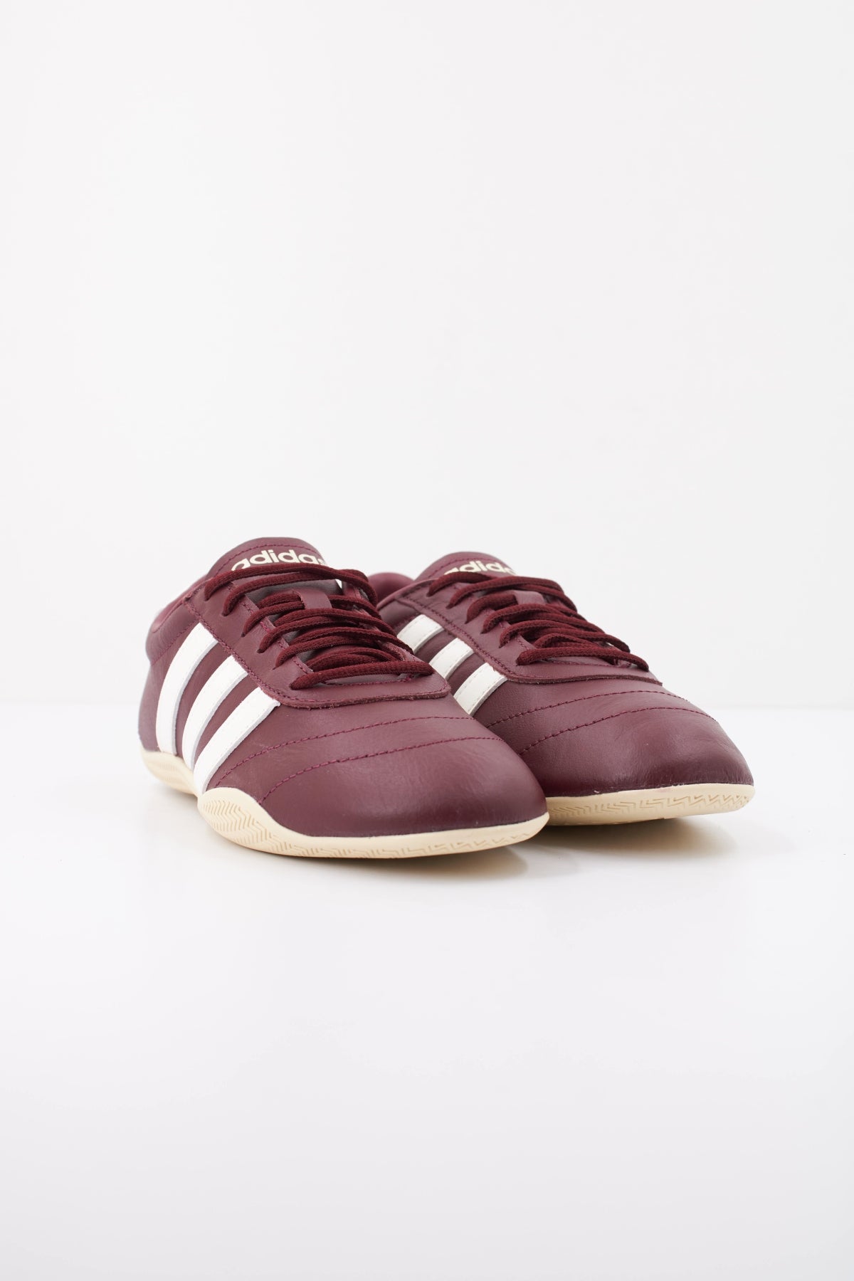 ADIDAS JQ en color BURDEOS (2)