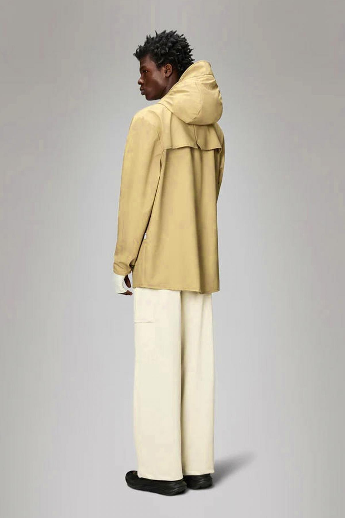 RAINS JACKET W en color MARRON CLARO (3)