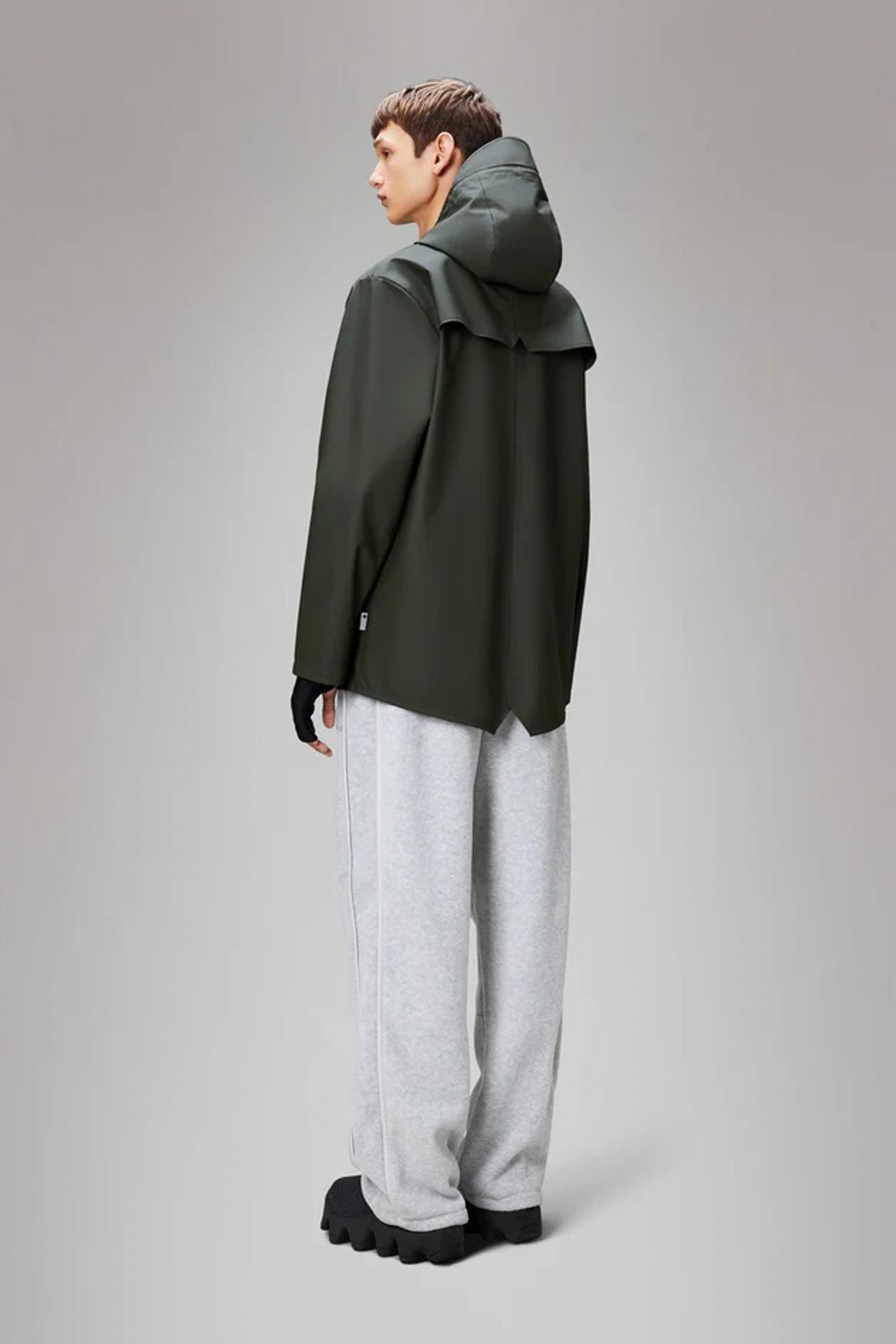 RAINS JACKET W en color VERDE (3)
