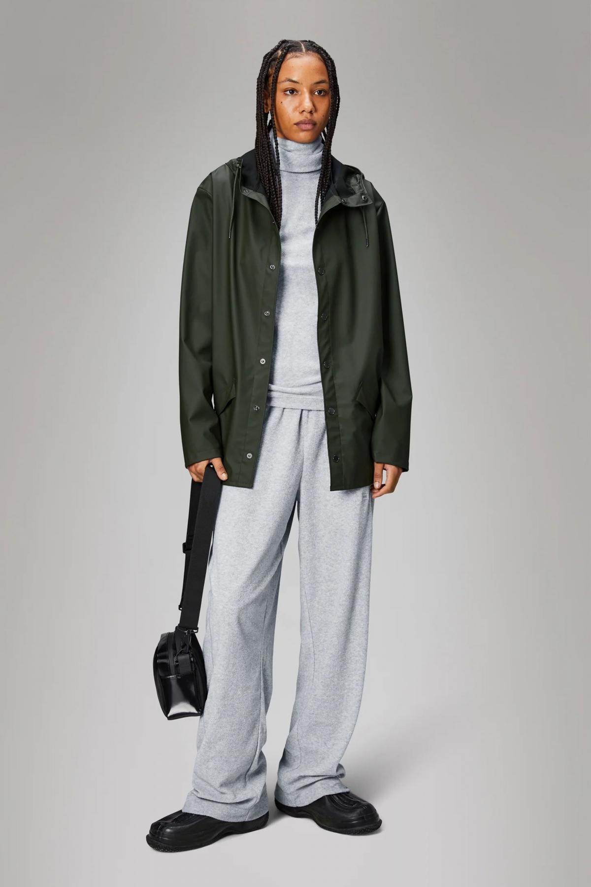 RAINS JACKET W en color VERDE (4)