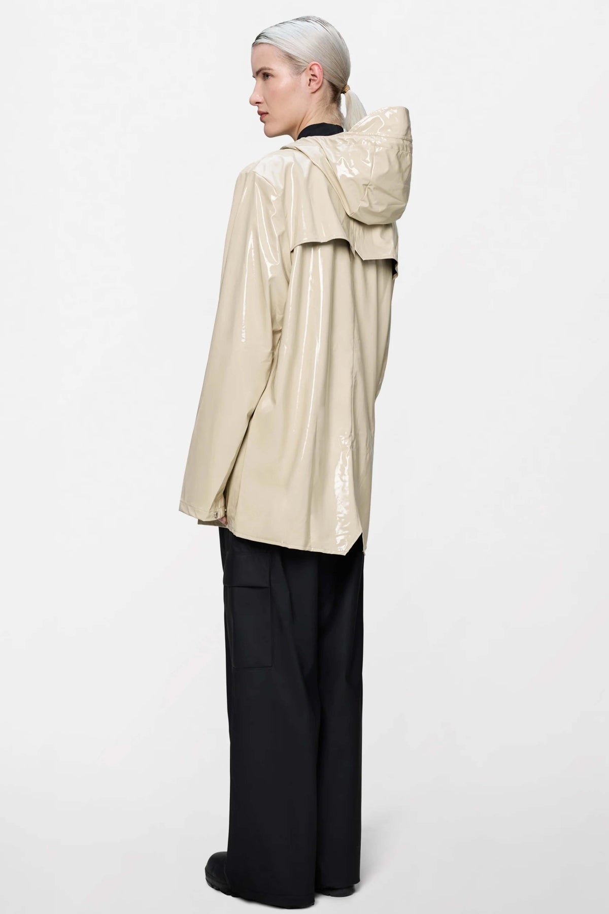 RAINS JACKET W en color MARRON CLARO (2)