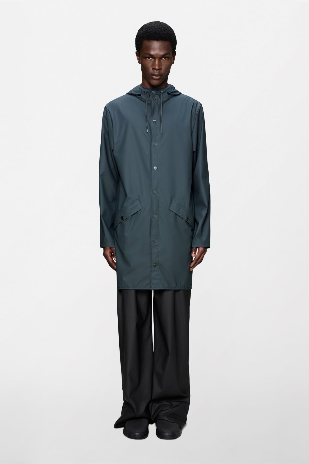 RAINS R LONG JACKET W en color VERDE (1)