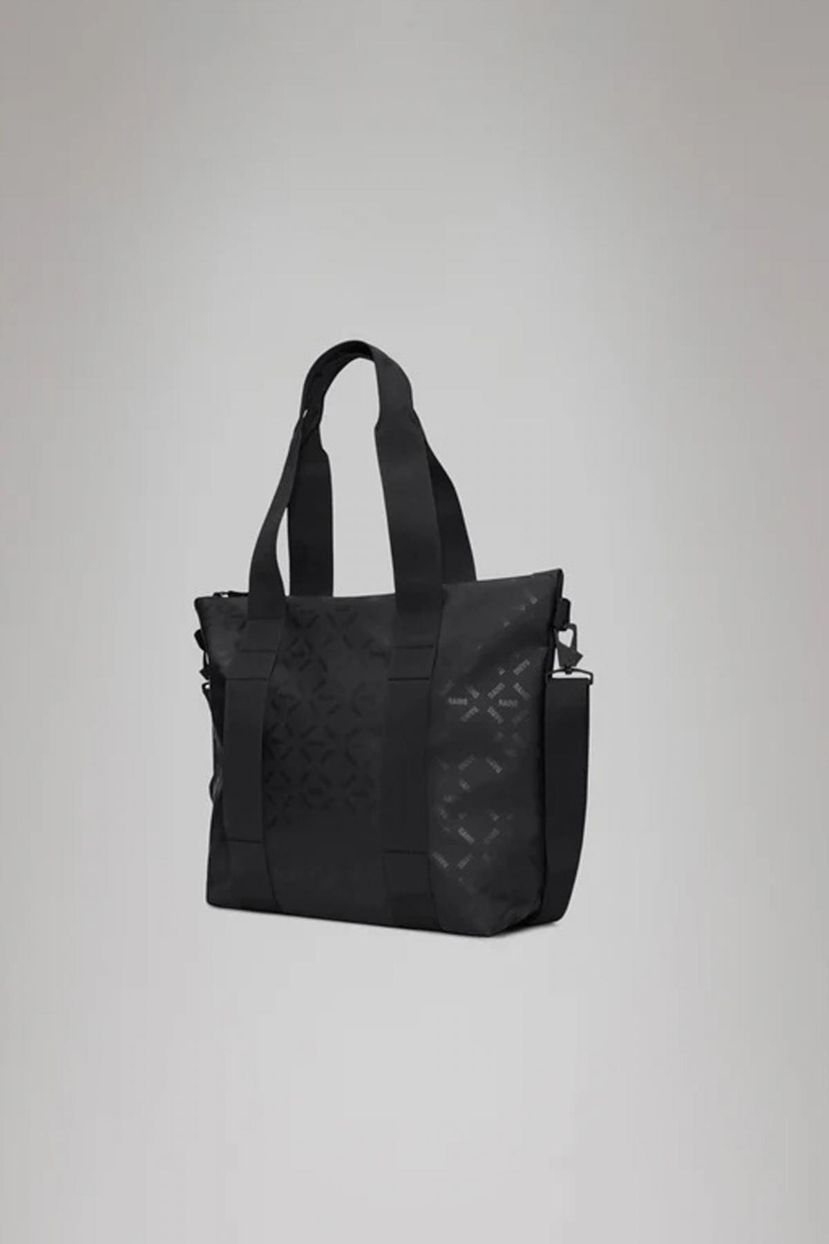 RAINS TOTE BAG MINI W en color NEGRO (2)