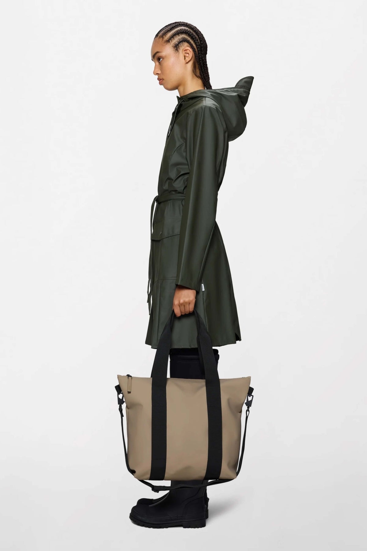 RAINS TOTE BAG MINI W en color BEIS (1)