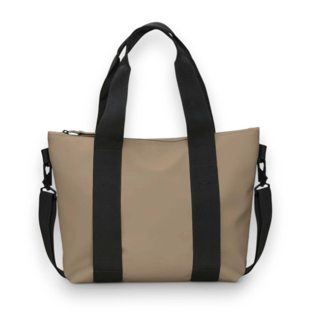 RAINS TOTE BAG MICRO en color BEIS (4)