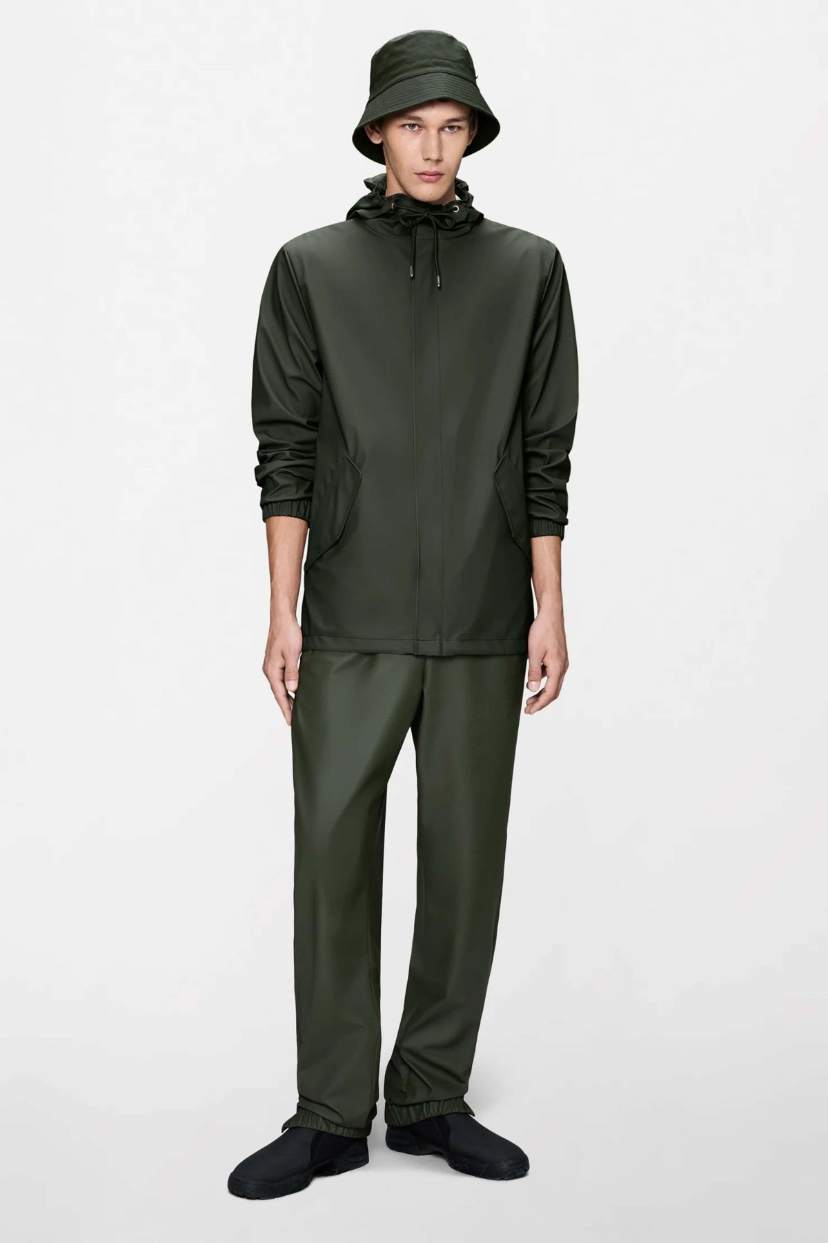 RAINS FISHTAIL JACKET W en color VERDE (5)