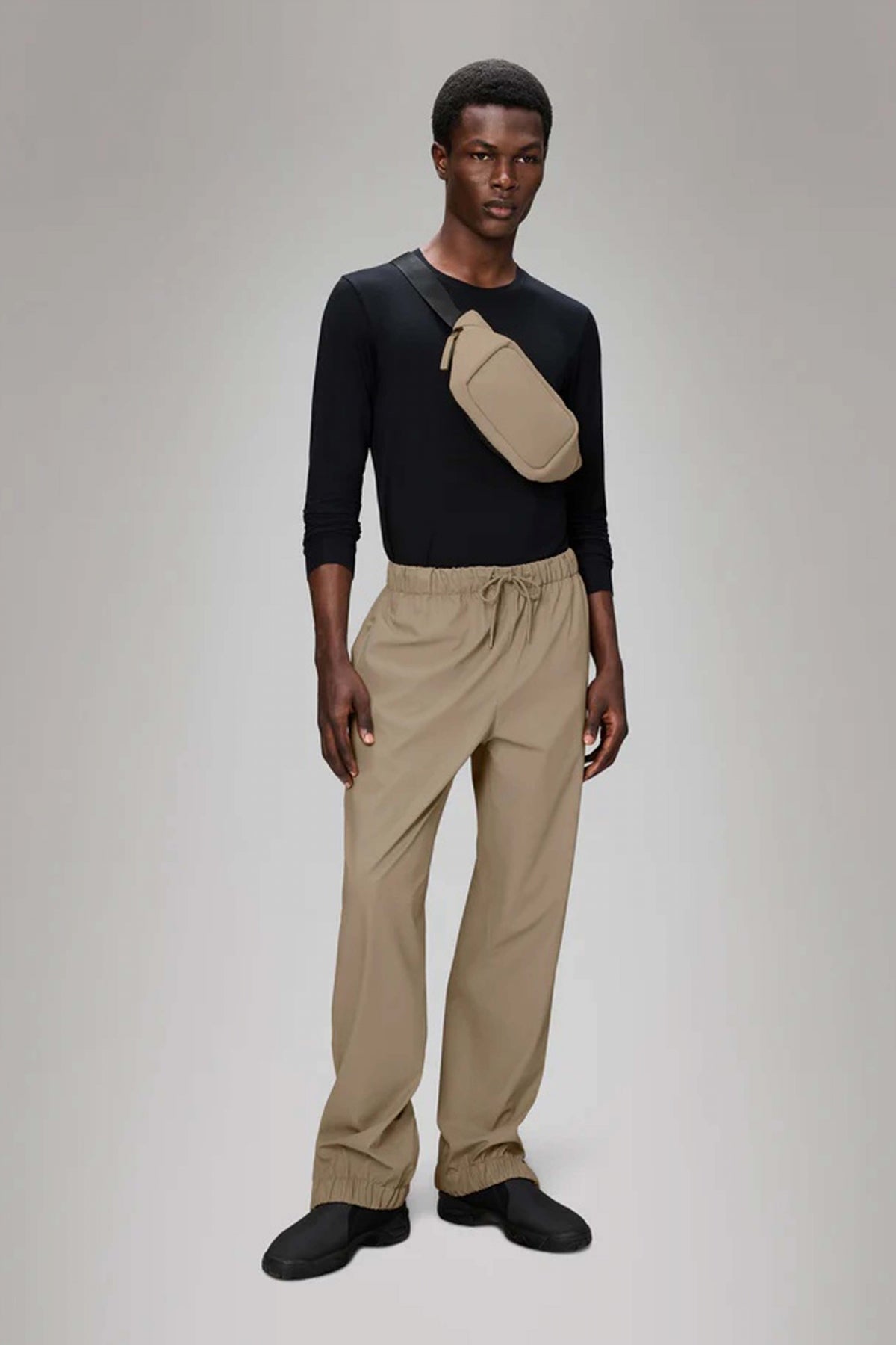 RAINS RAIN PANTS REGULAR W en color BEIS (4)