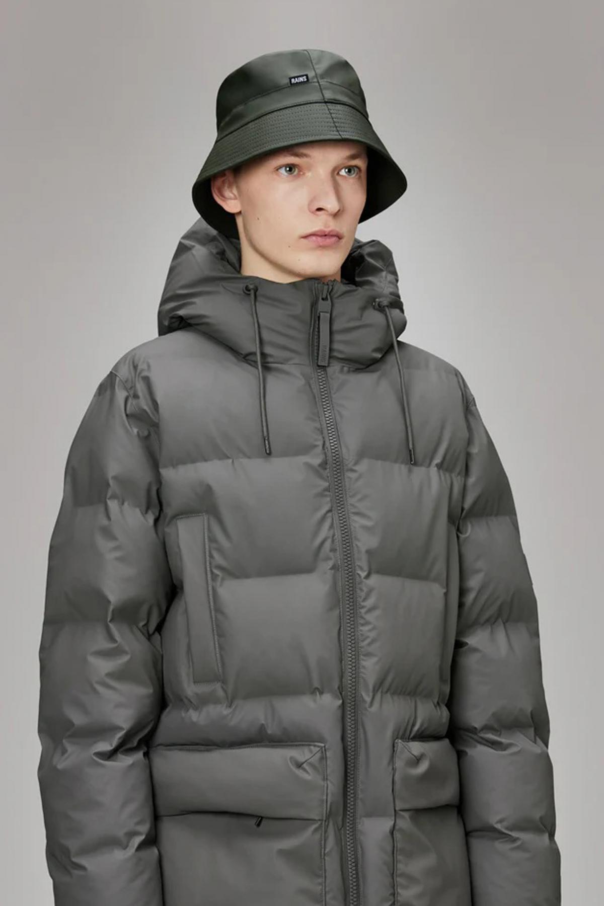 RAINS BUCKET HAT en color VERDE (2)